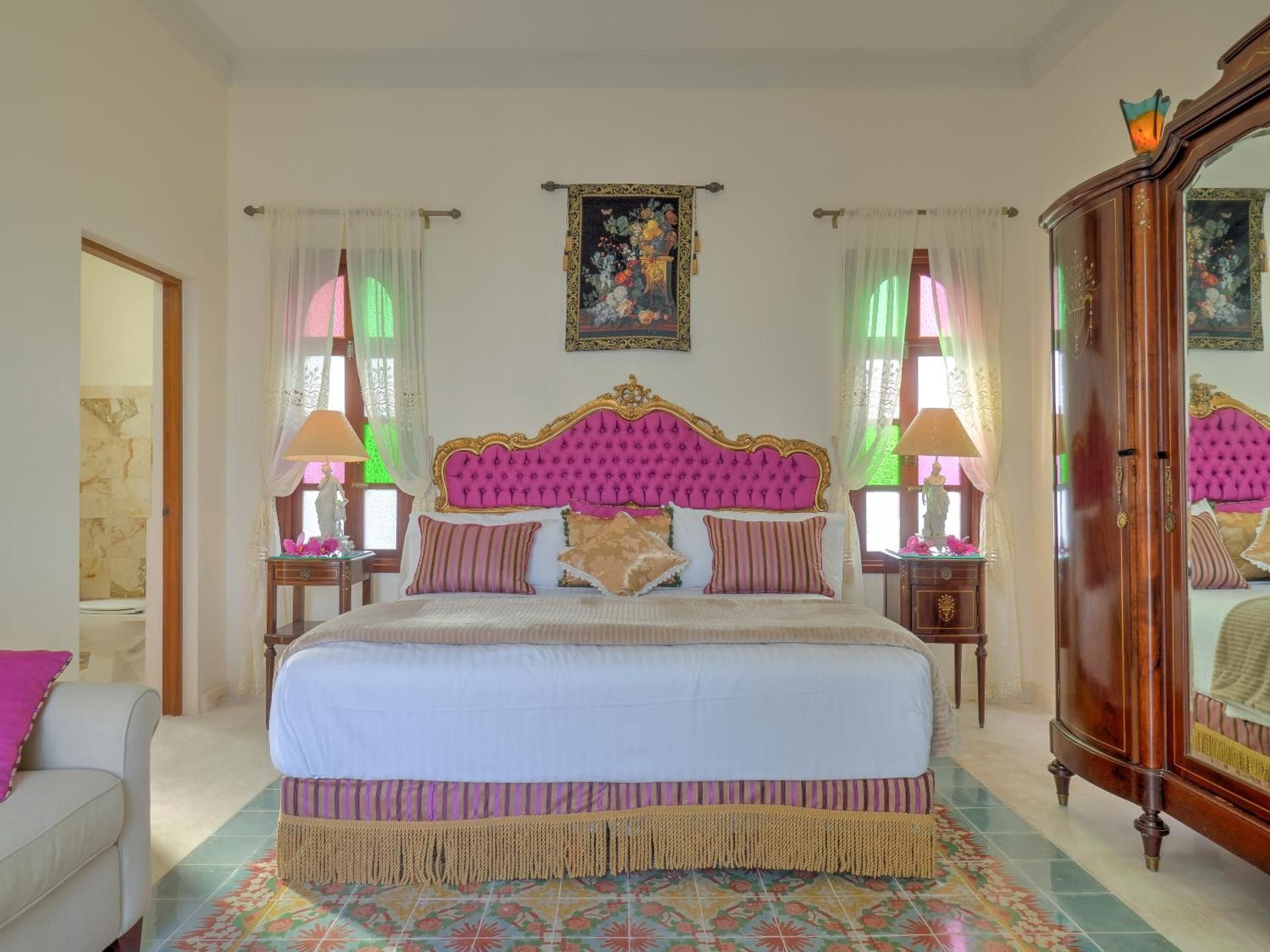 King Suite with Pool View - Anita