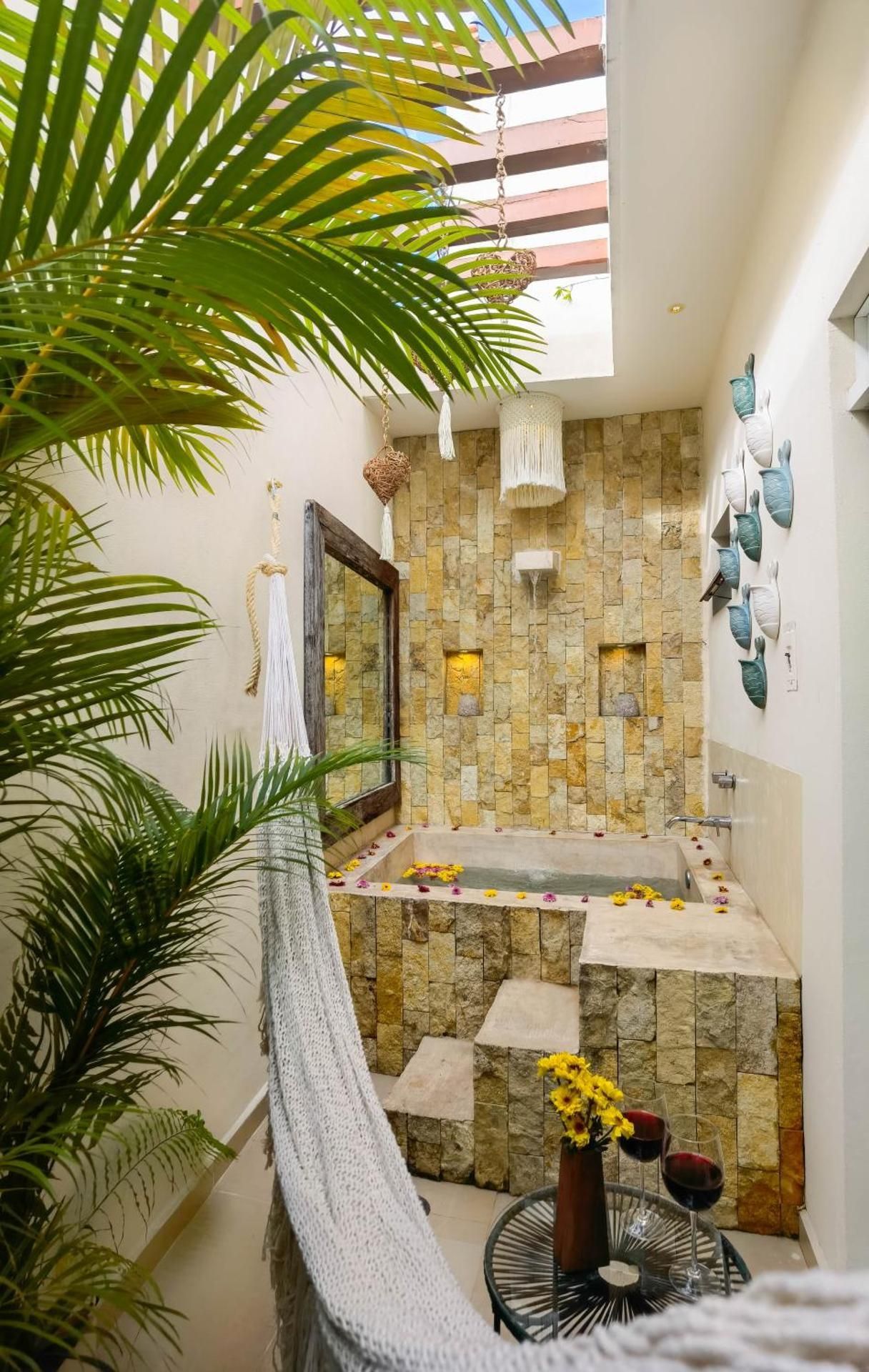 Super Deluxe with Bathtub