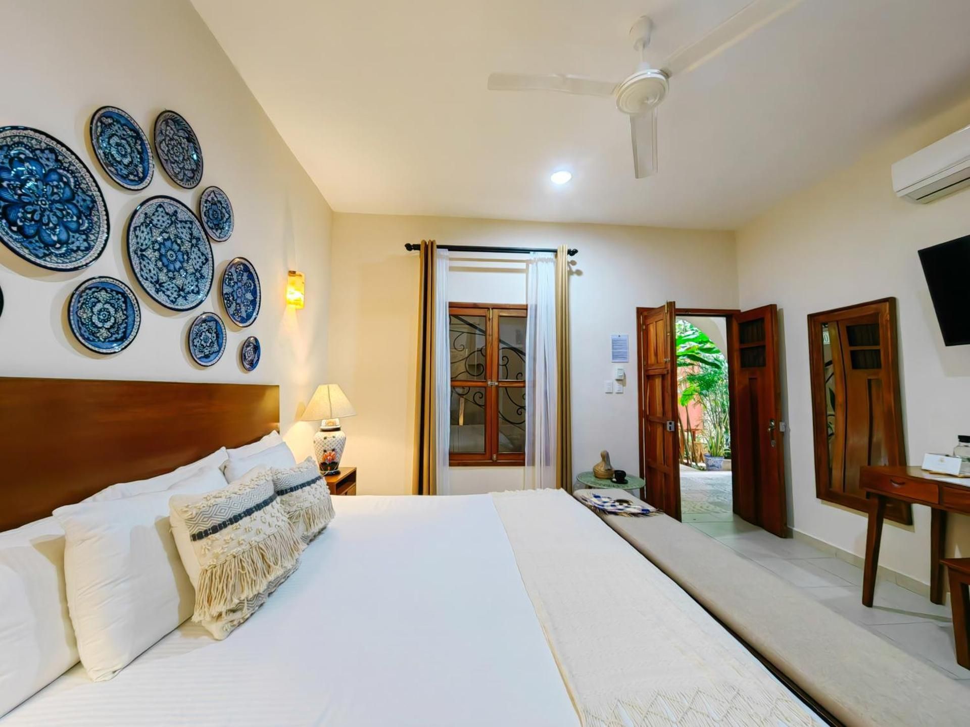 Standard King with Kitchen