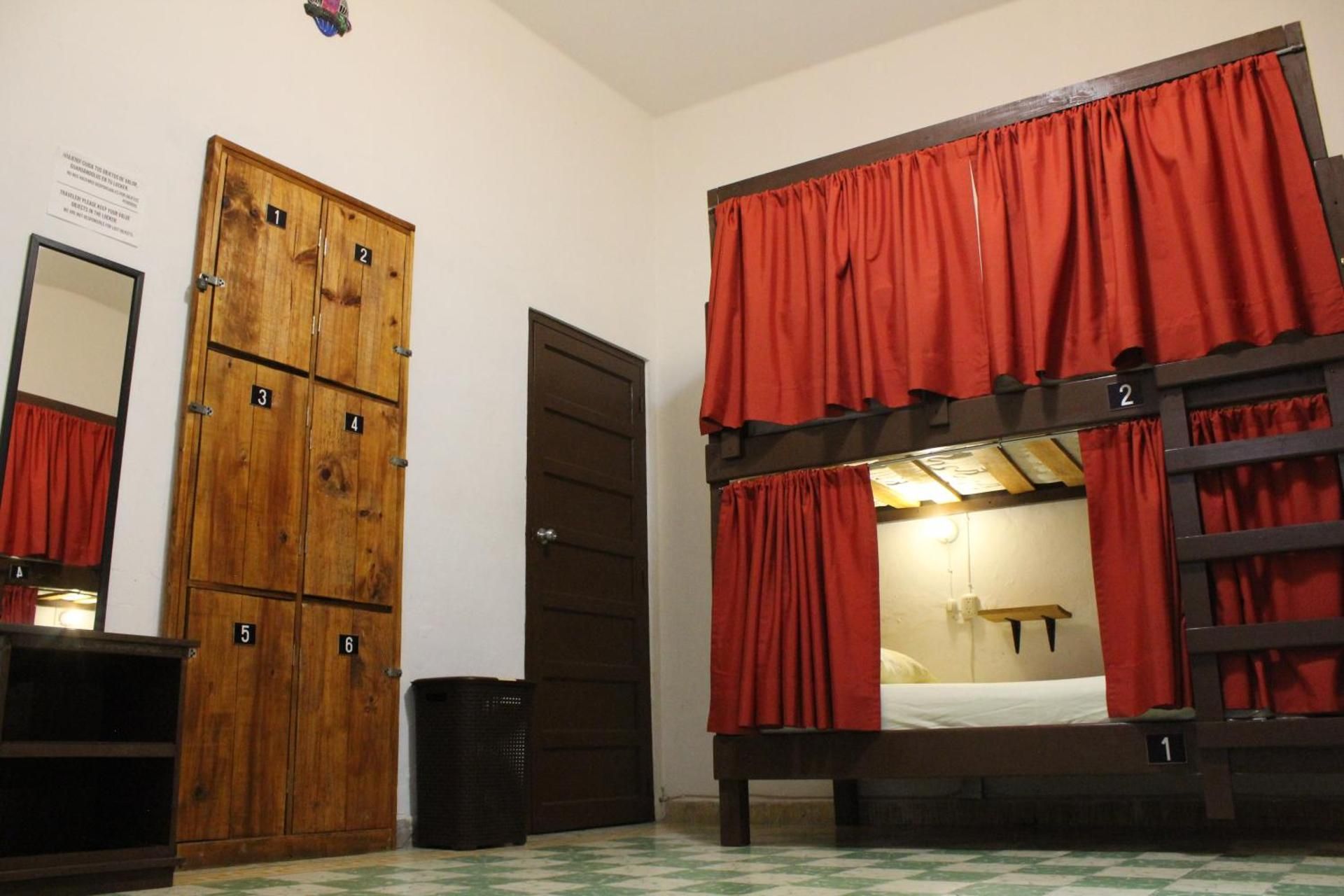 Bunk Bed in Mixed Dormitory Room