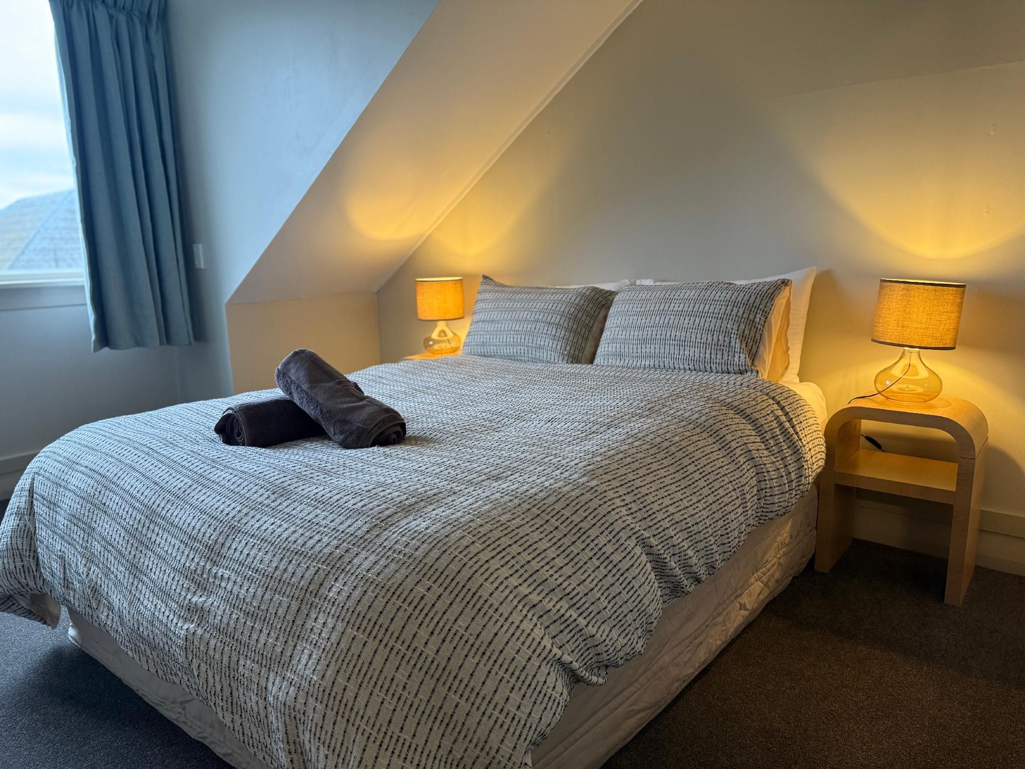 Manor on the Park Backpackers Queen Room 2