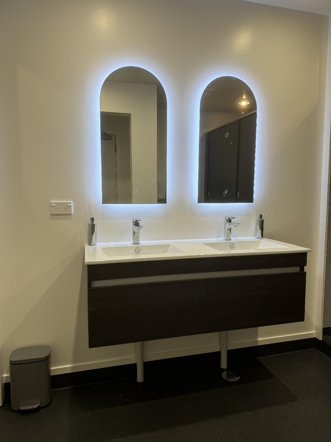 UpTown Backpackers Pod Room