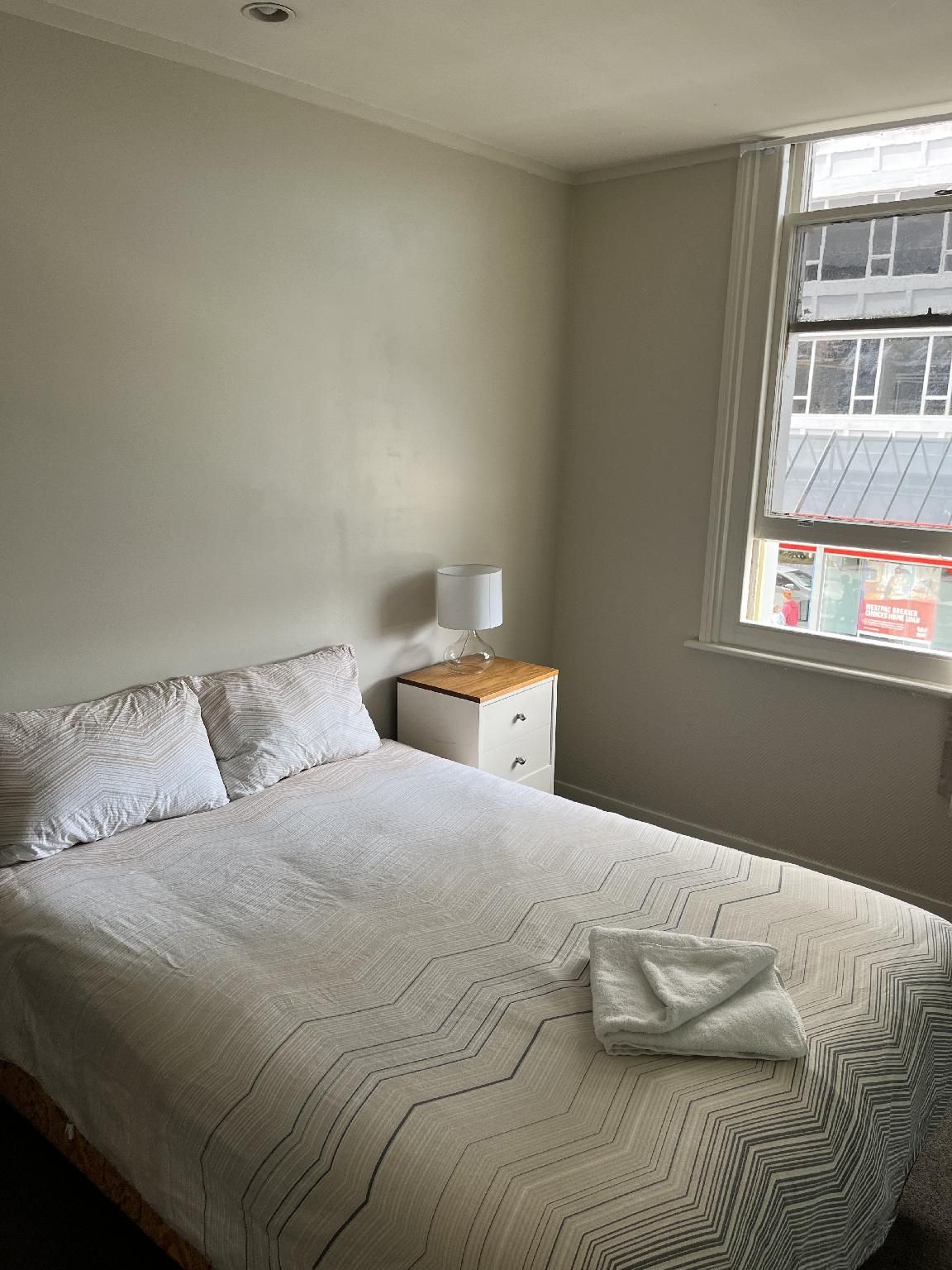 Single Room - Shared Bathroom