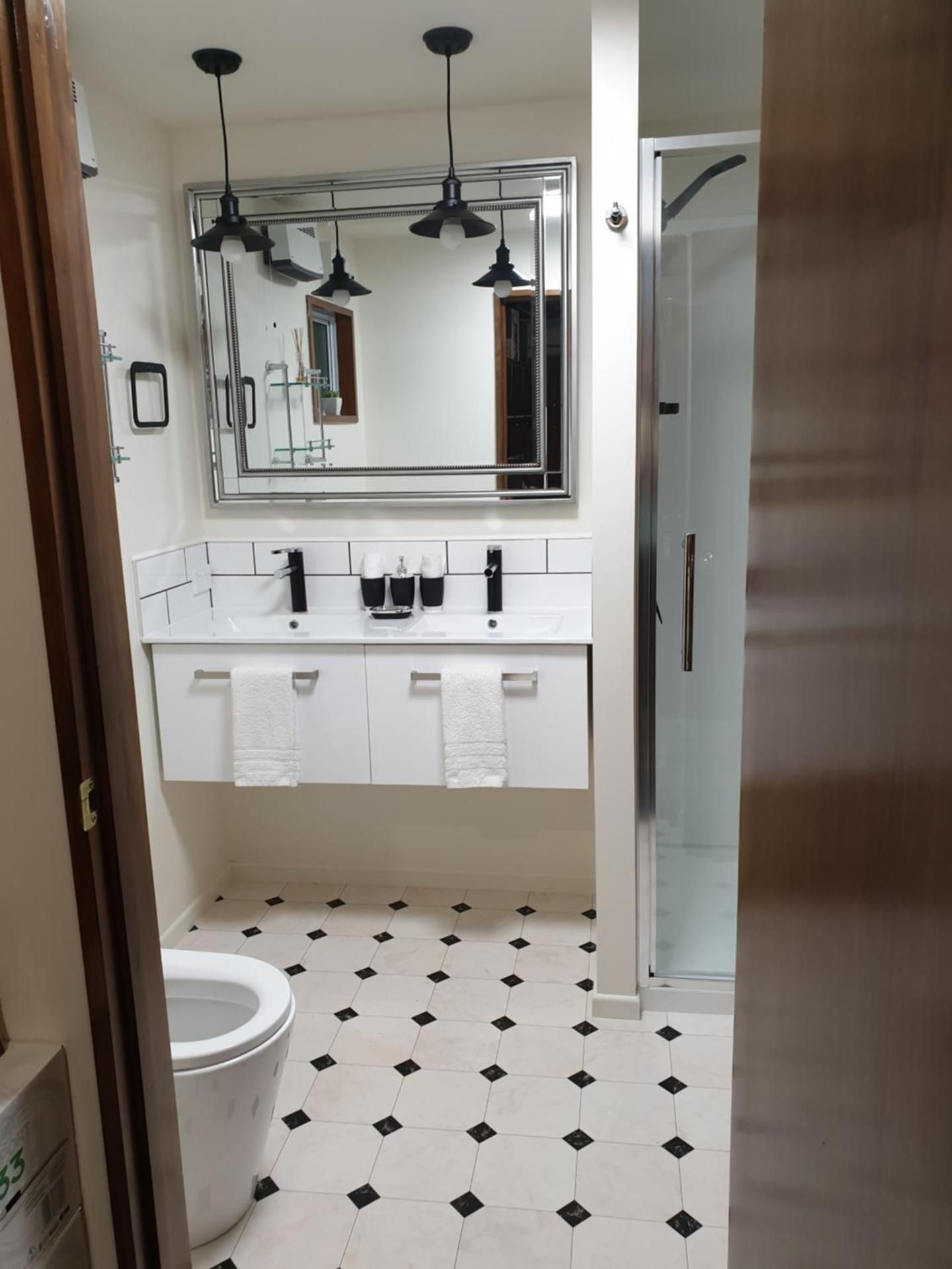 Tui2 Macandrew Bay Queen Studio