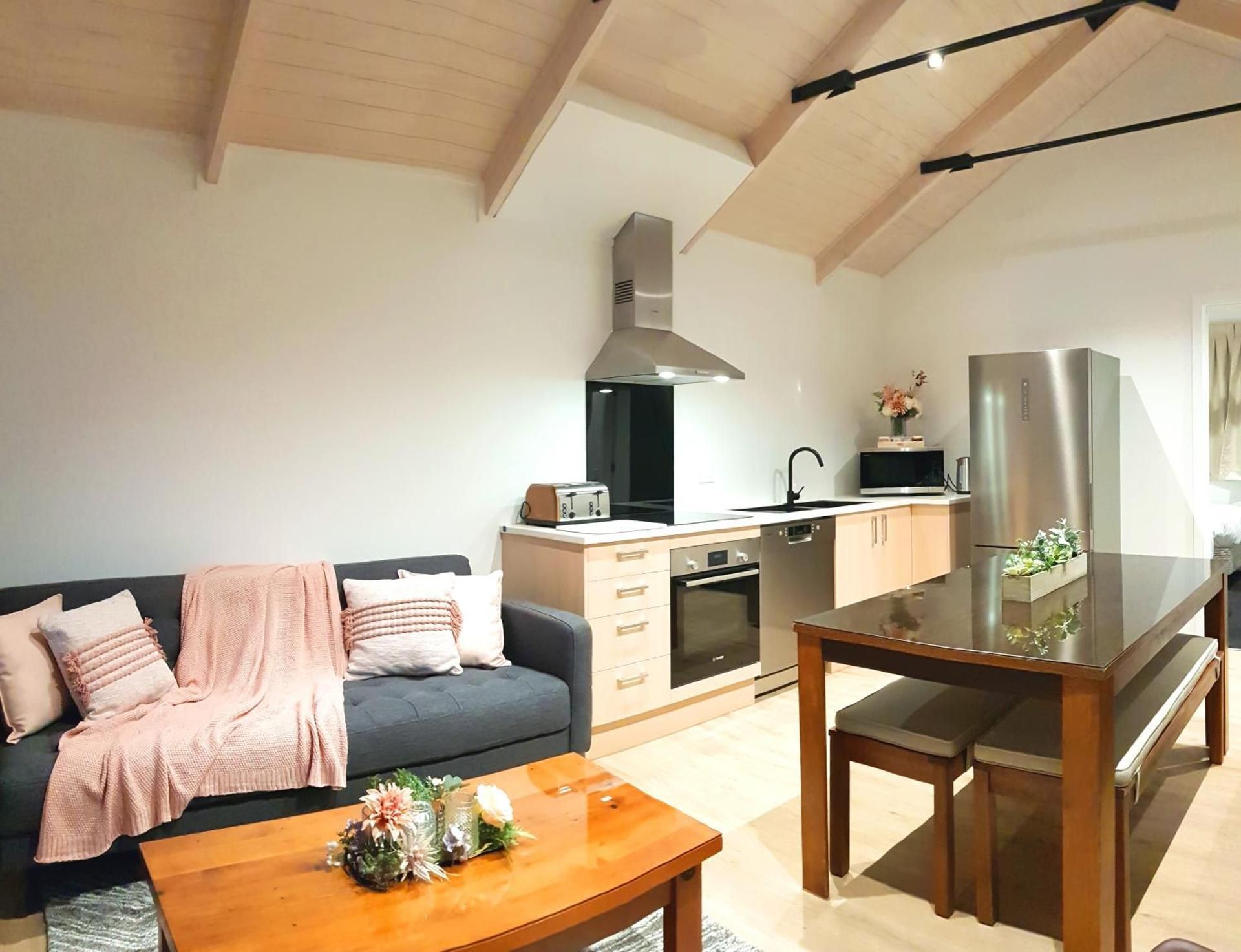 The Alex Apartments Apartment - Split Level 2