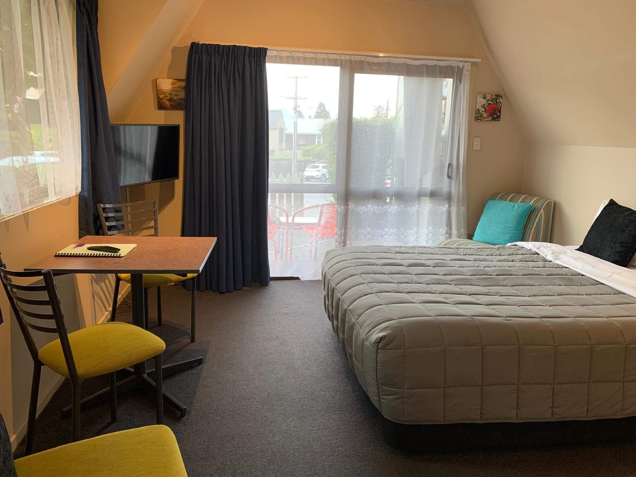 Wakatipu View Apartments Double Room 2