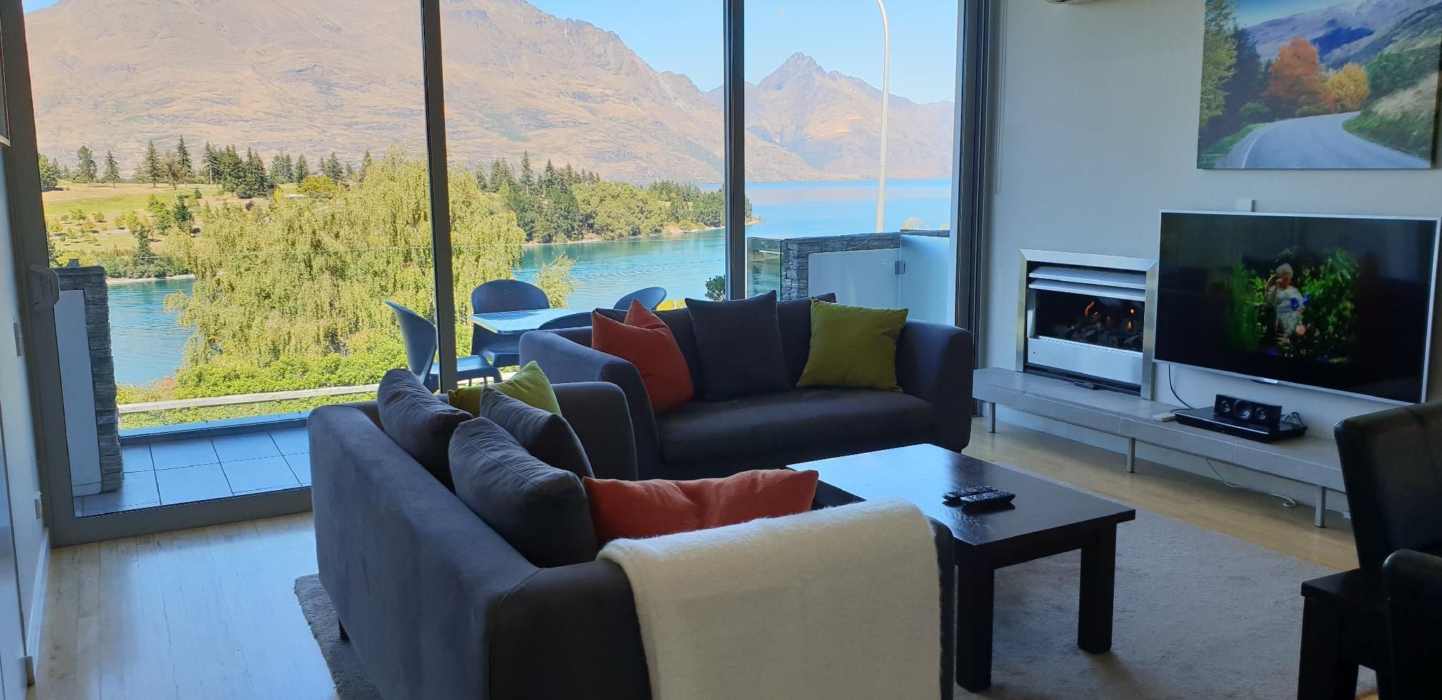 1-Bedroom Lake View Apartment 205