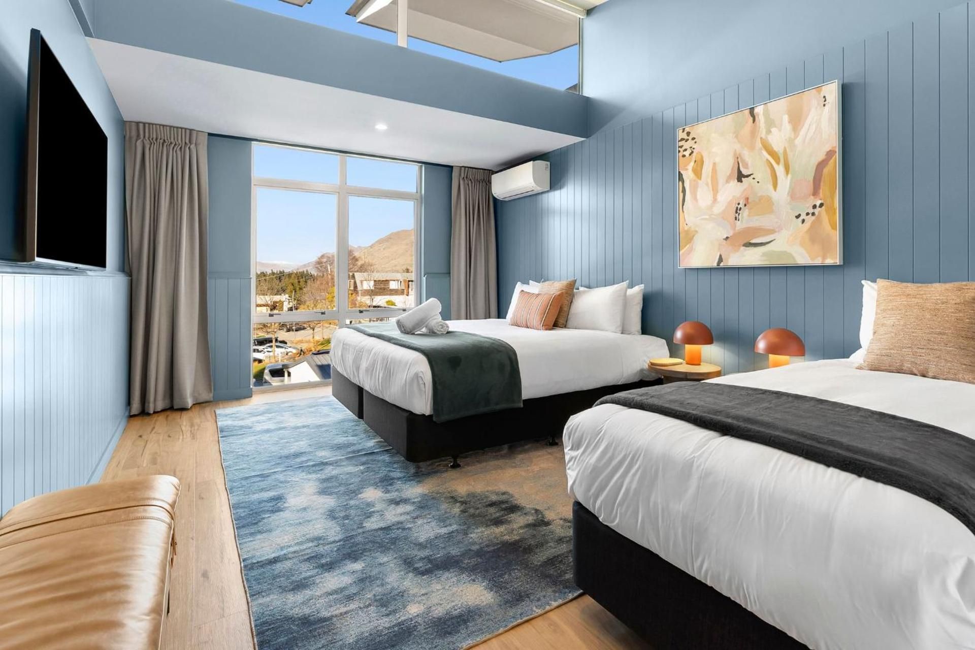 Superior Mountain View Studio - Sleeps 3