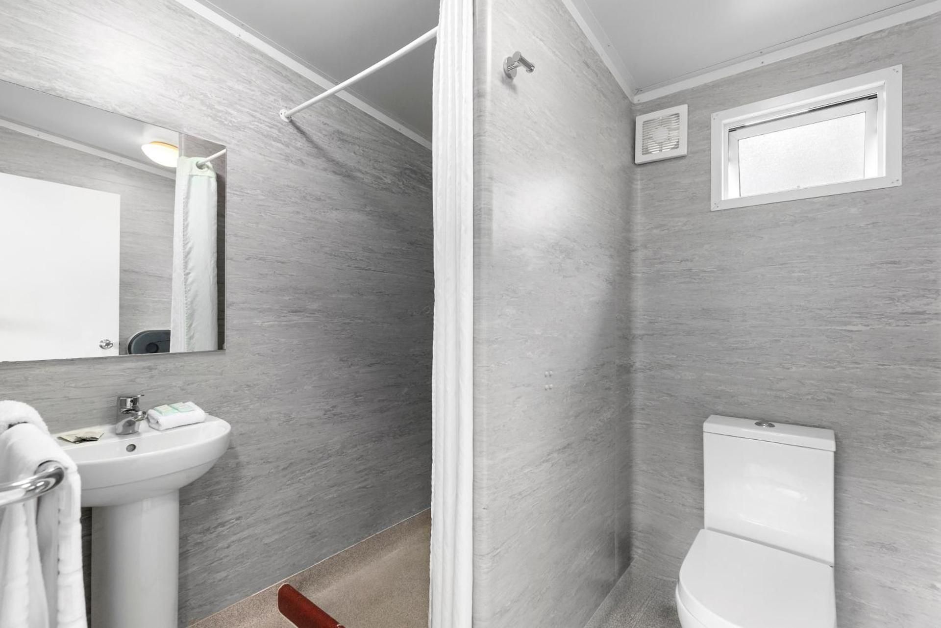 2 Bedroom