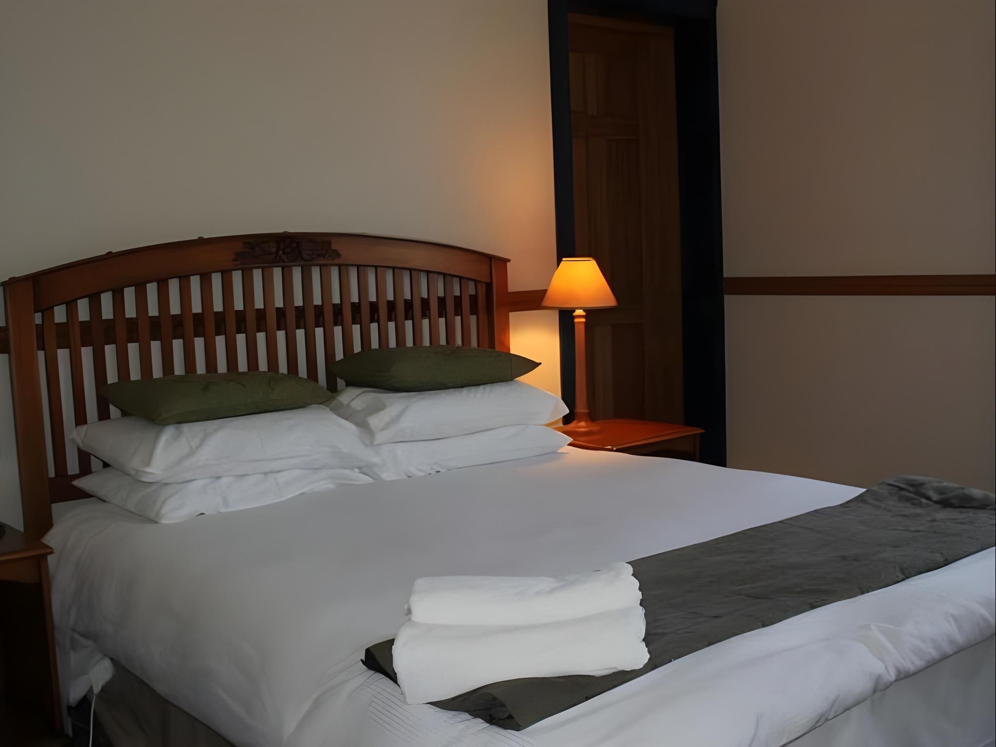 Shepherds Arms Hotel Queen Room 2