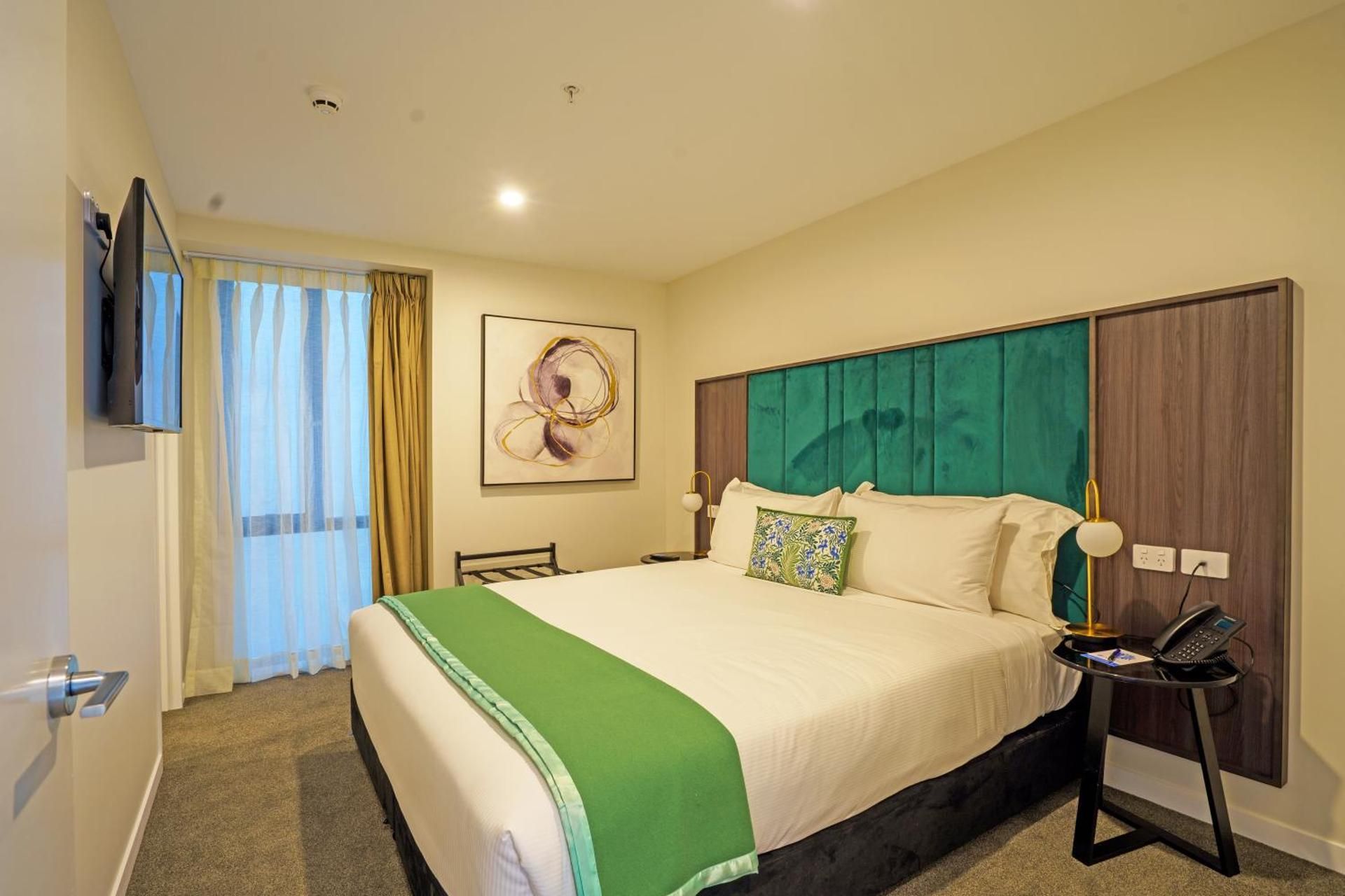 Deluxe 1 Bedroom 1 King Bed
