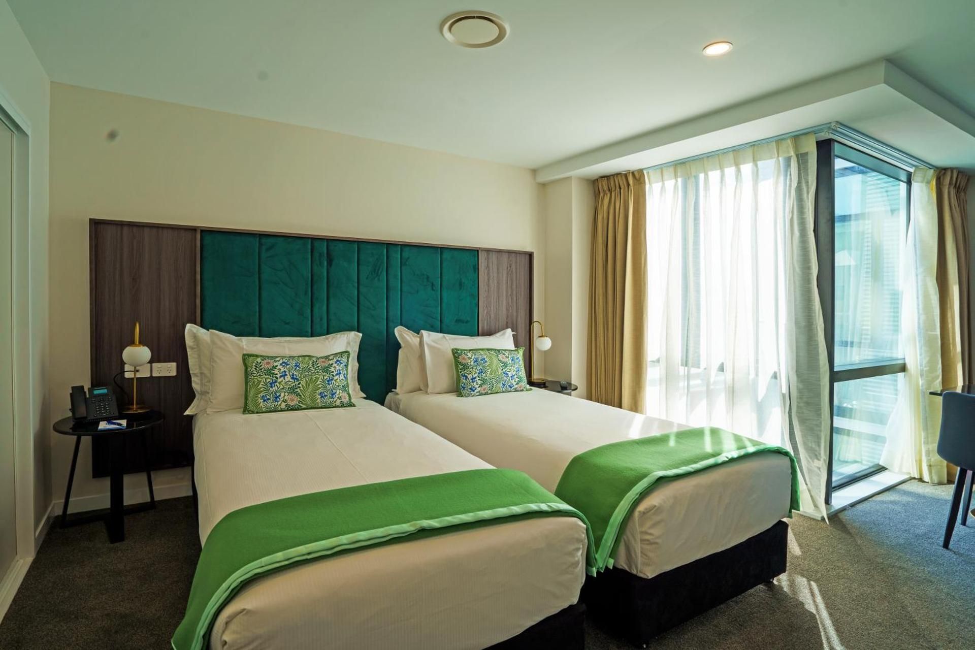 Studio 2 Single Beds