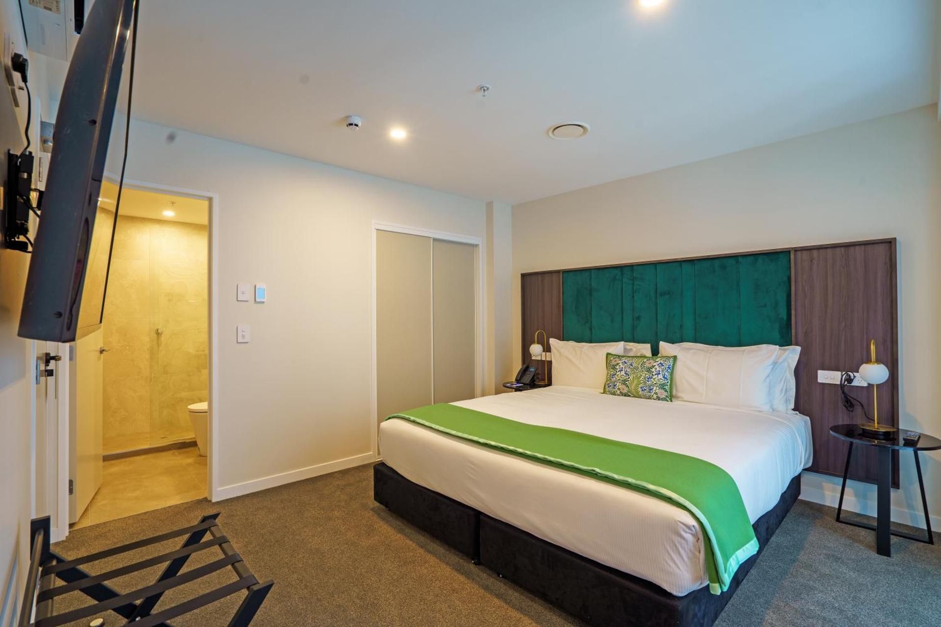 Studio 1 King Bed