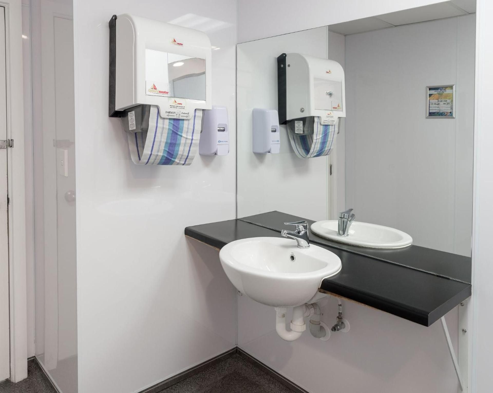 4-Bed Room