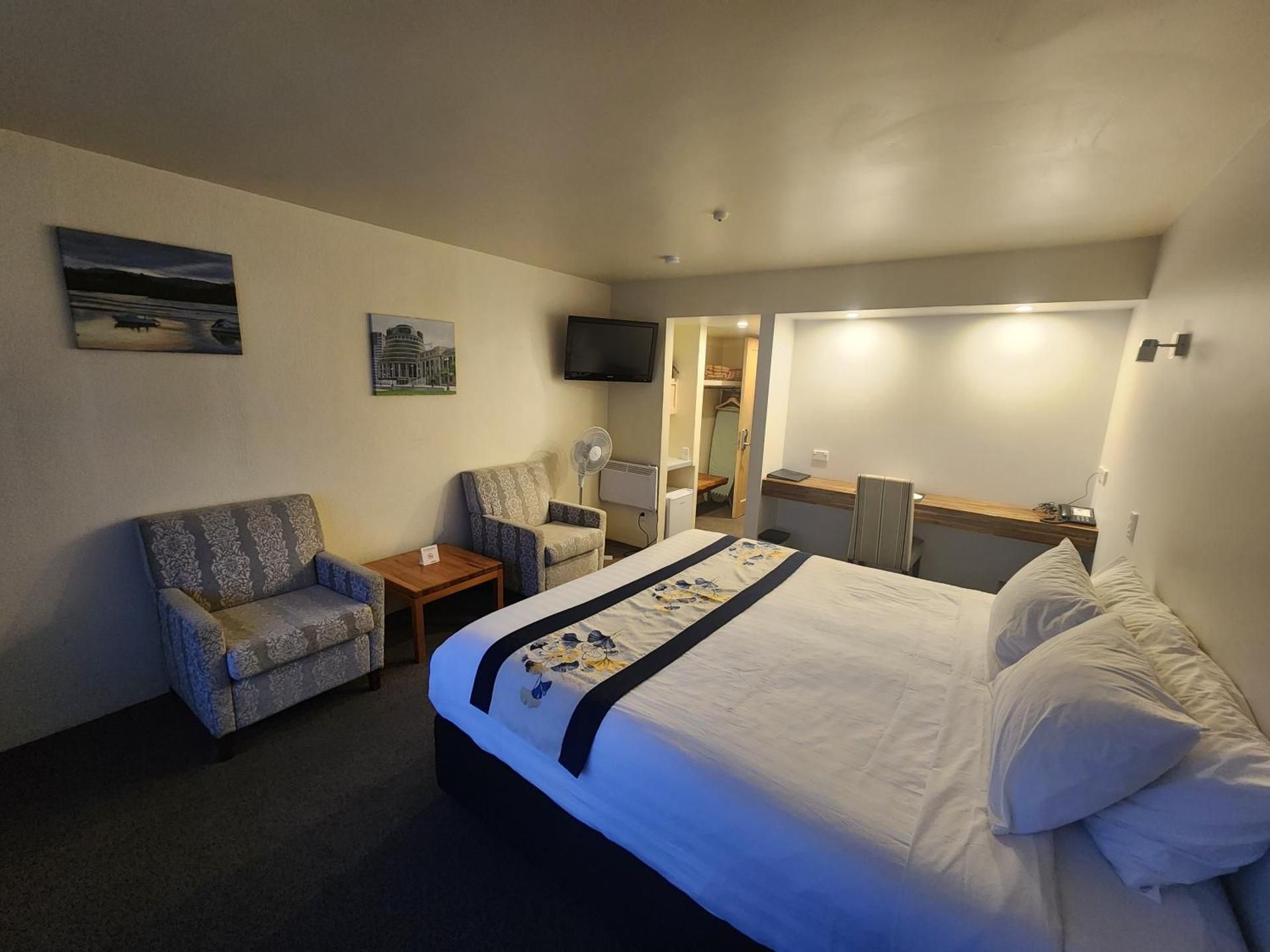 Deluxe King Room
