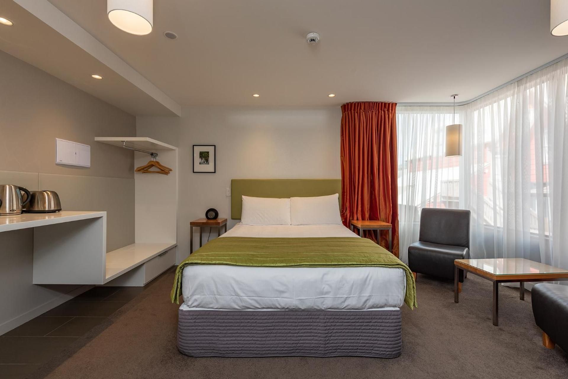 Deluxe Queen Room