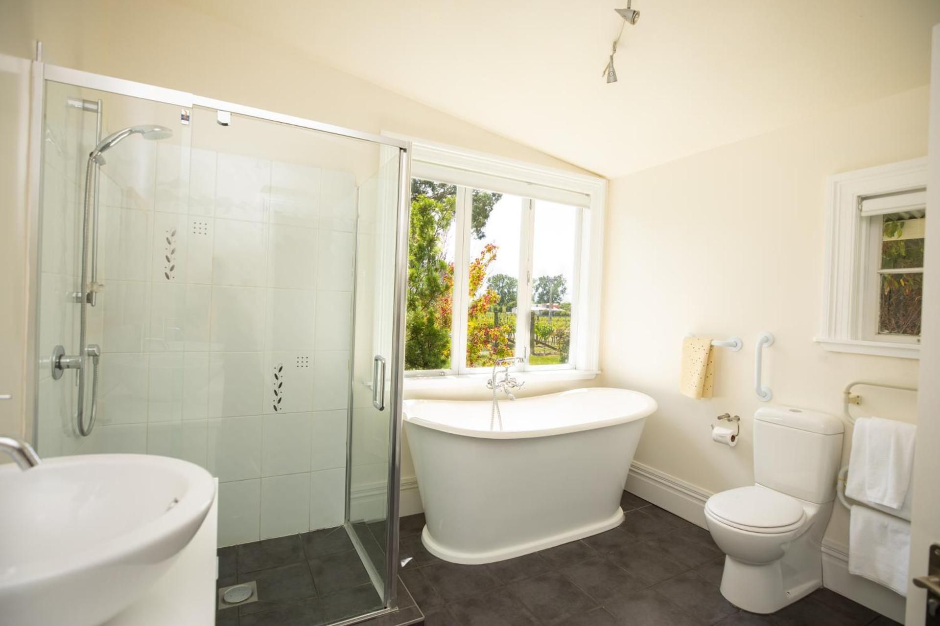 King Suite - The Vineyard Suite