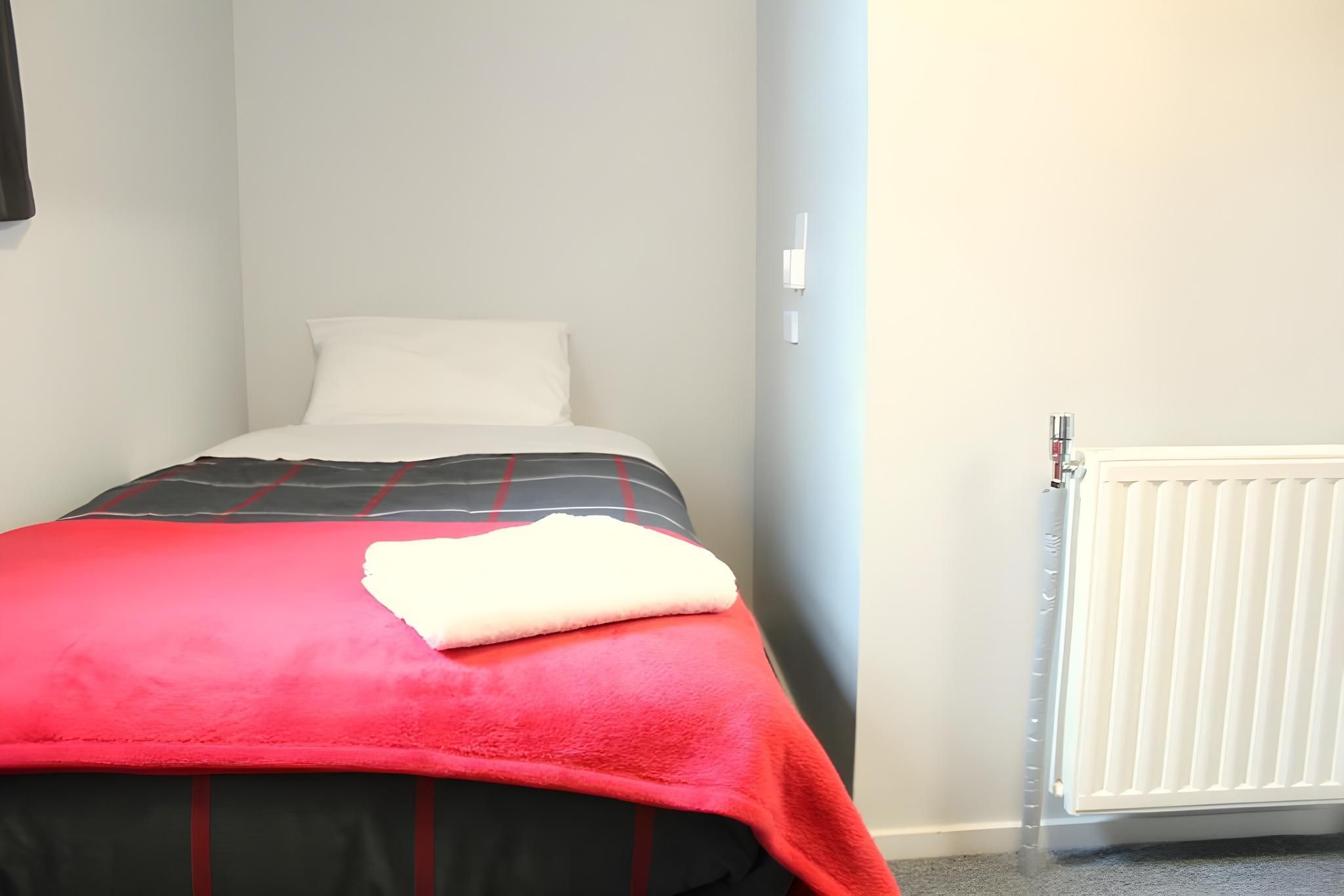 Single Room with Shared Bathroom