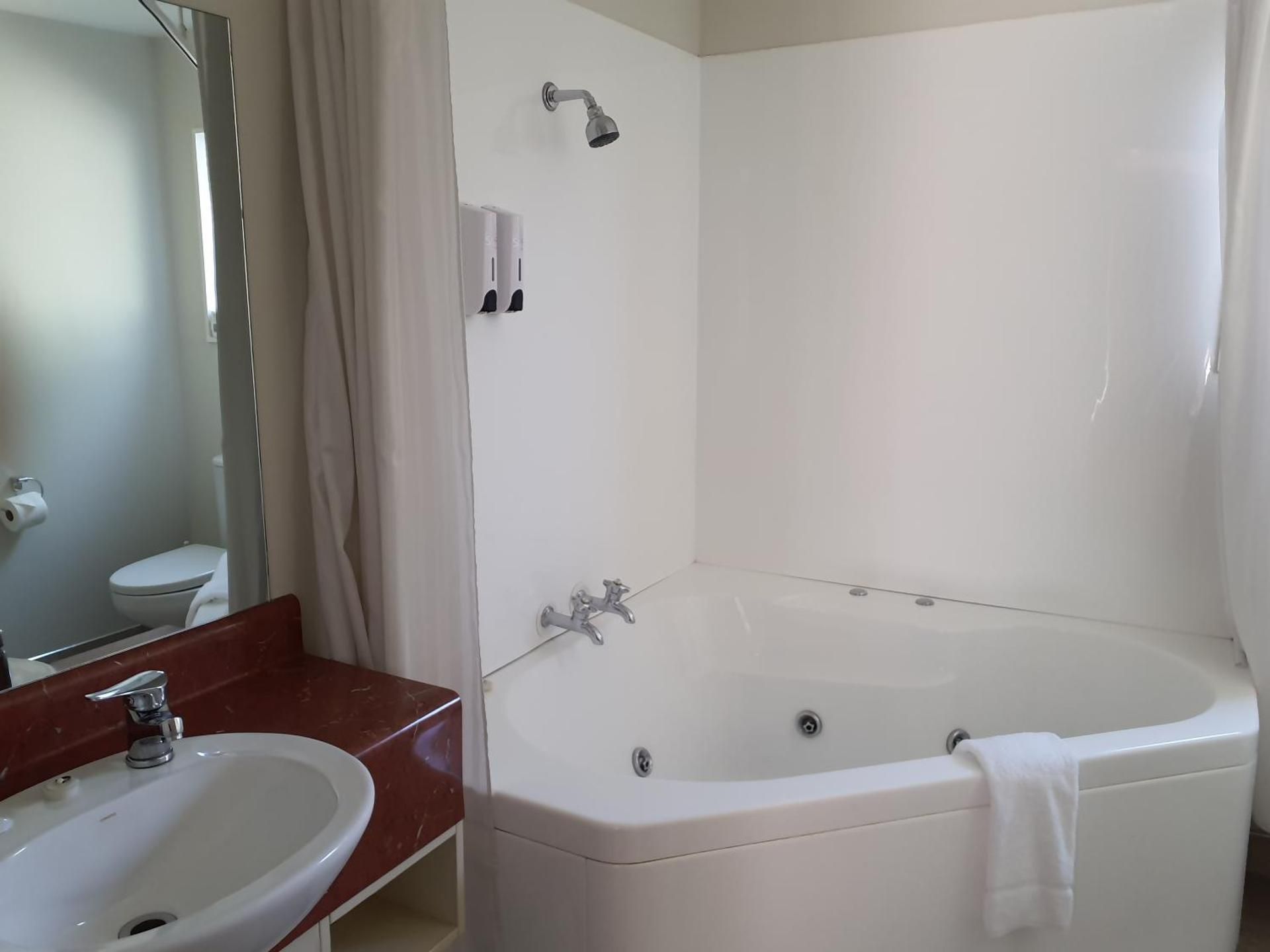 One-Bedroom Apartment with Spa Bath