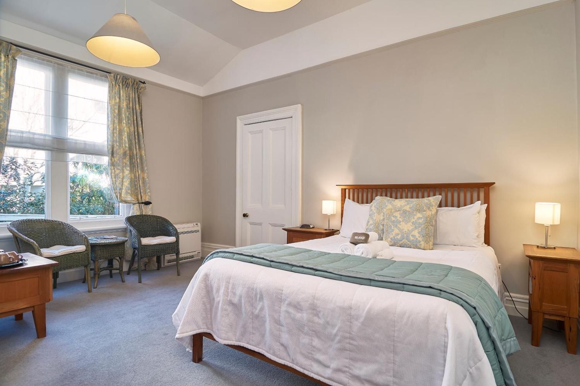 Standard Queen Room 1