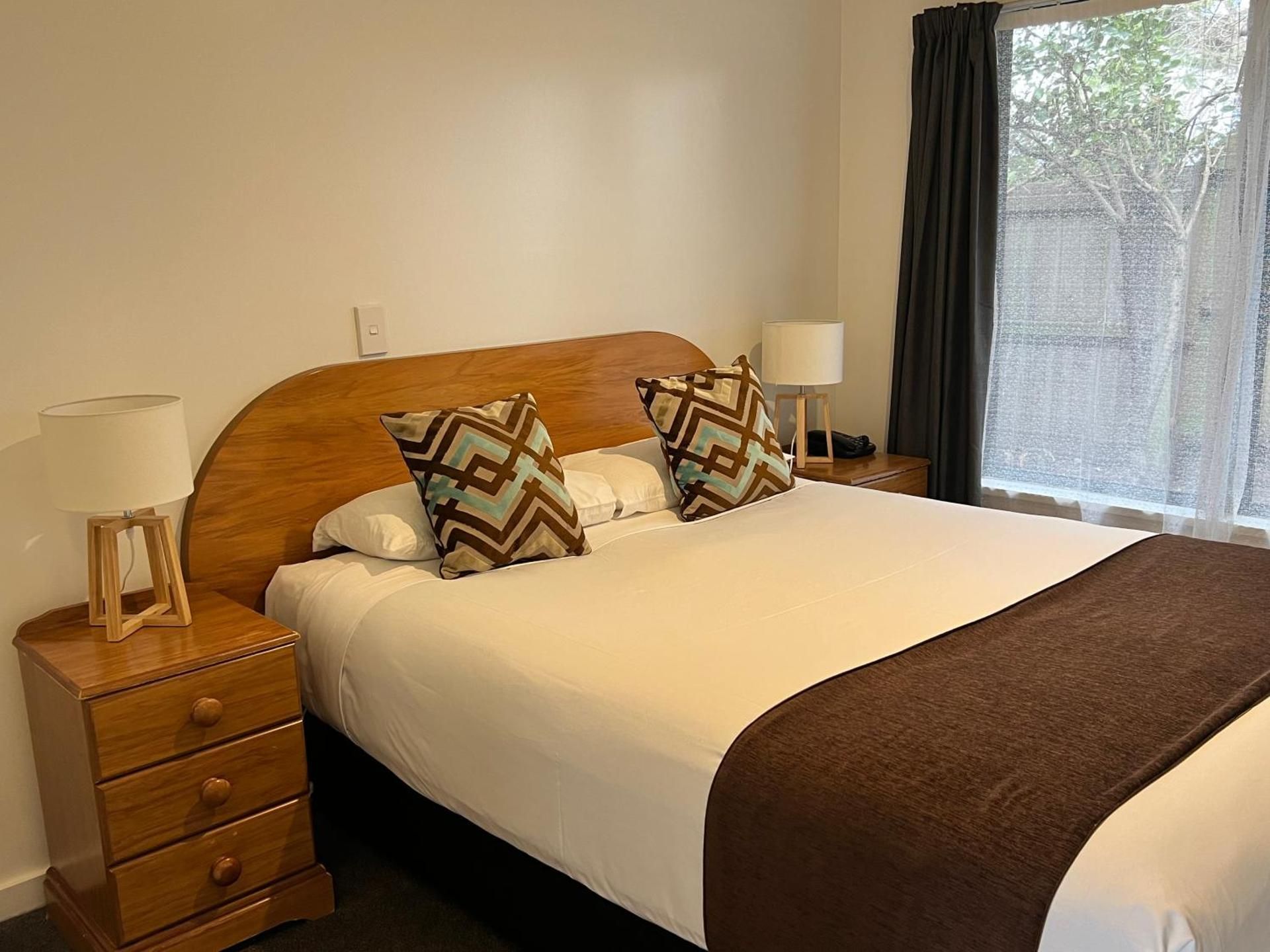 Superior One-Bedroom Apartment with Full Kitchen