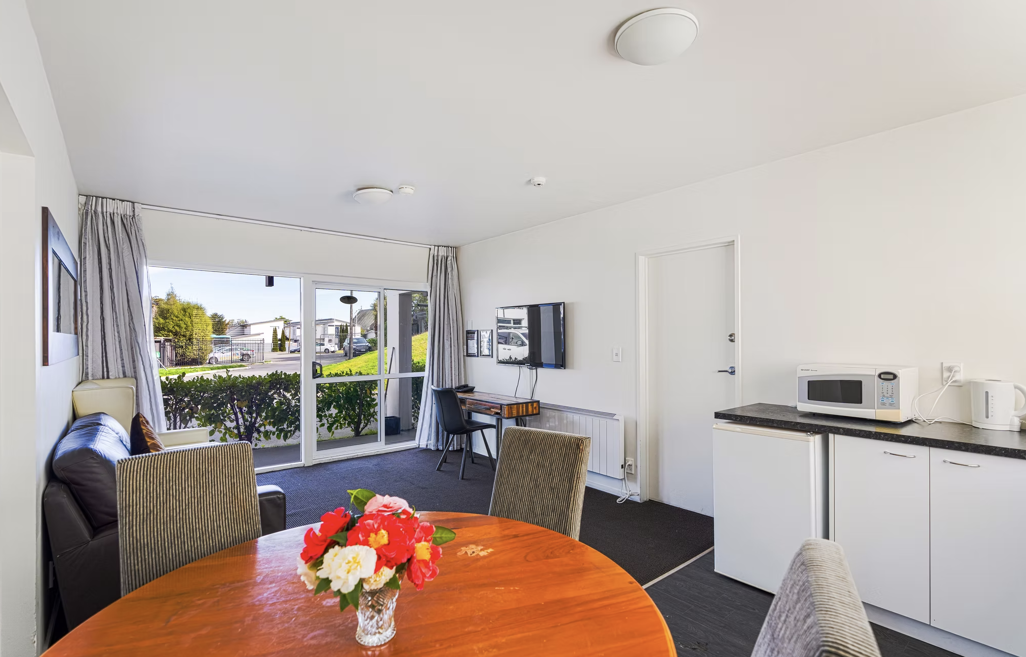 2 Bedroom - 1 Bath Suite