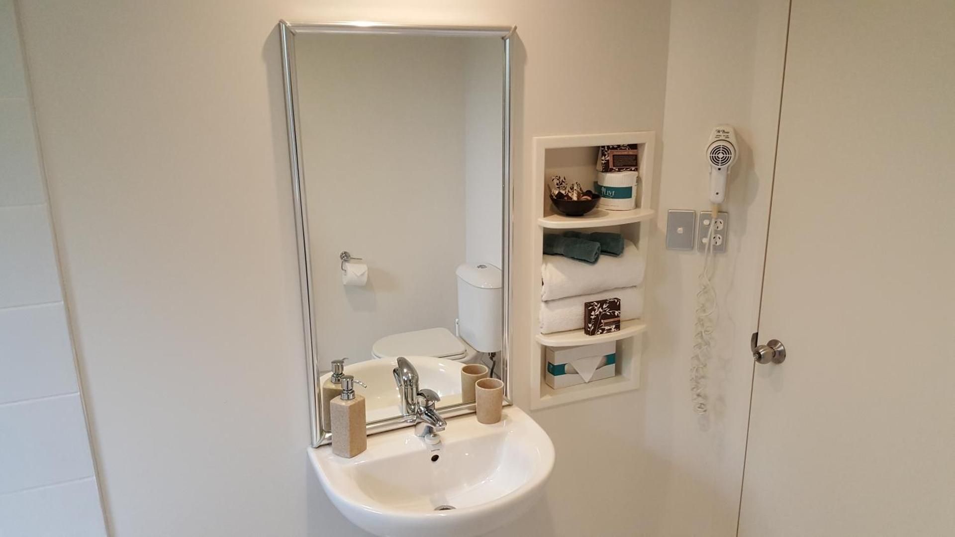 One-Bedroom Suite with Spa Bath