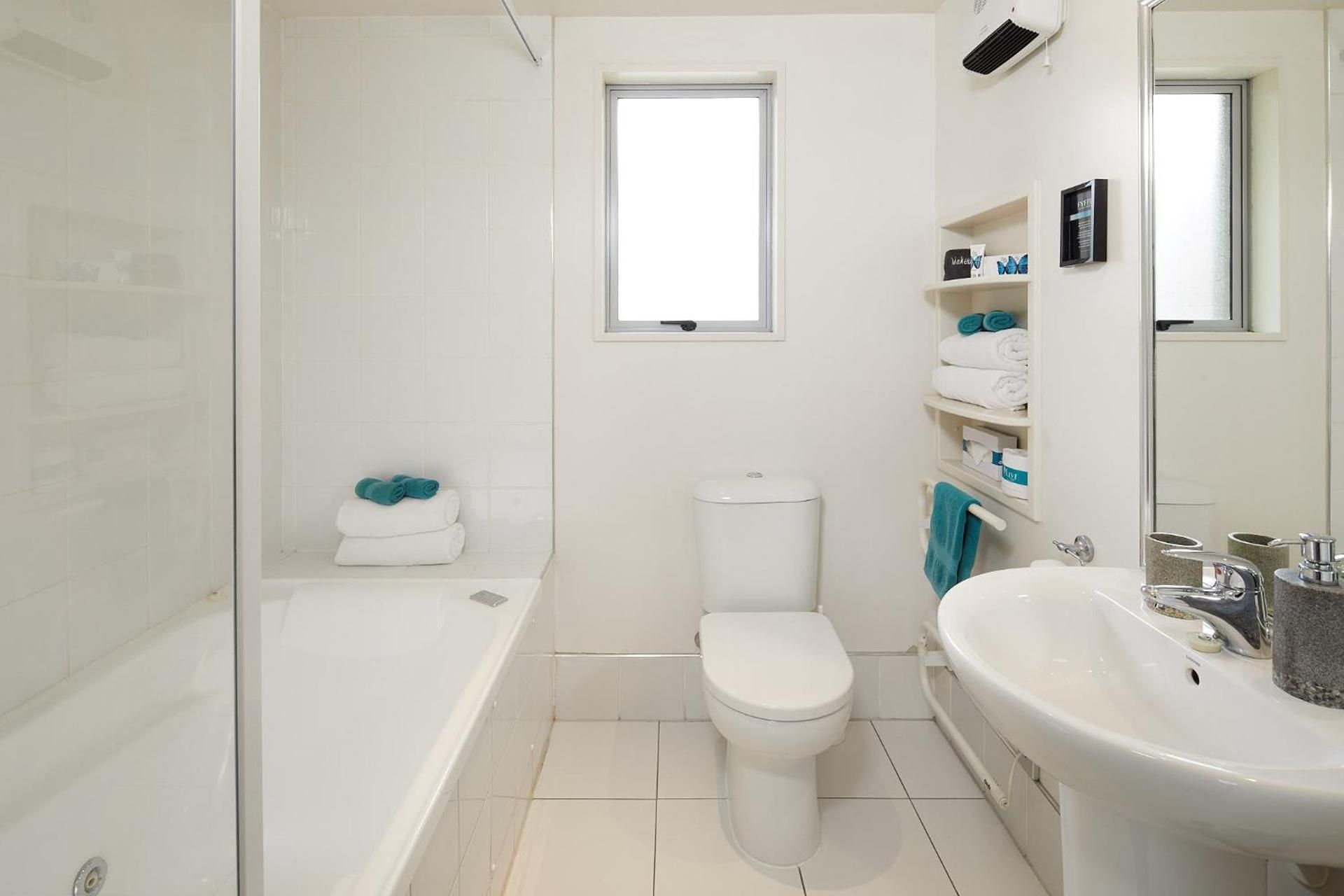 Studio with Spa Bath