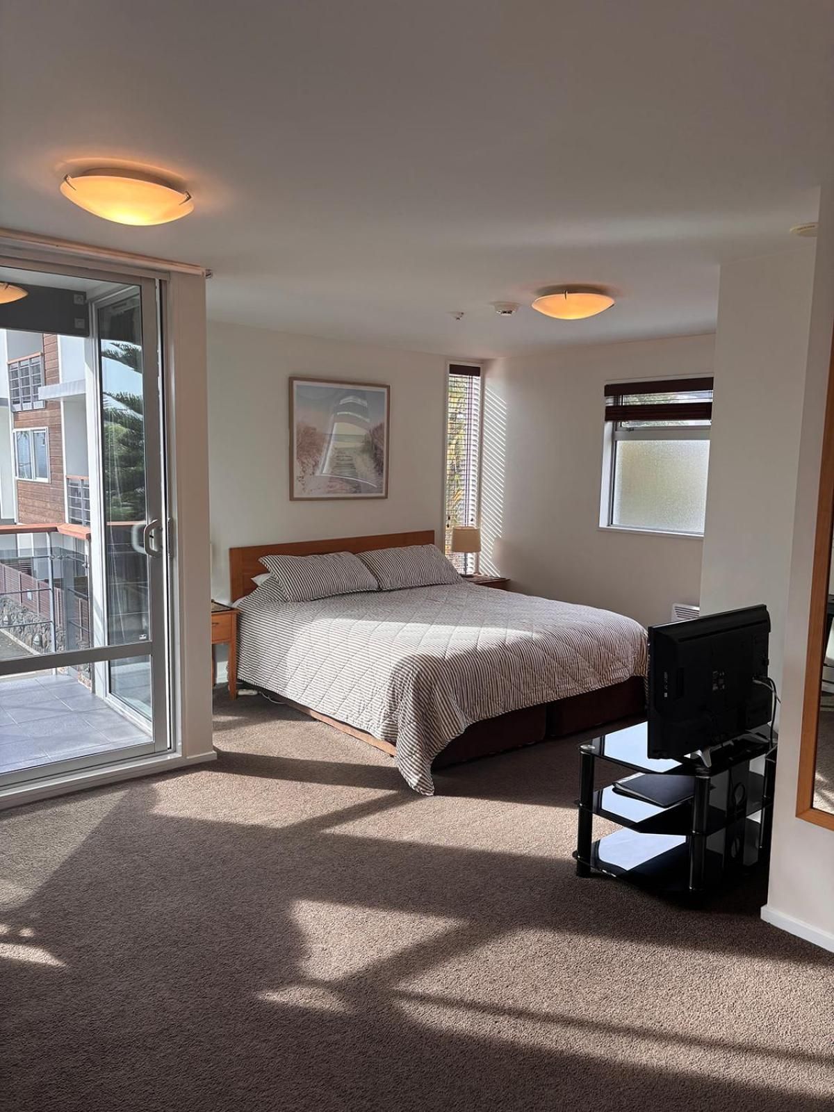 Deluxe Studio