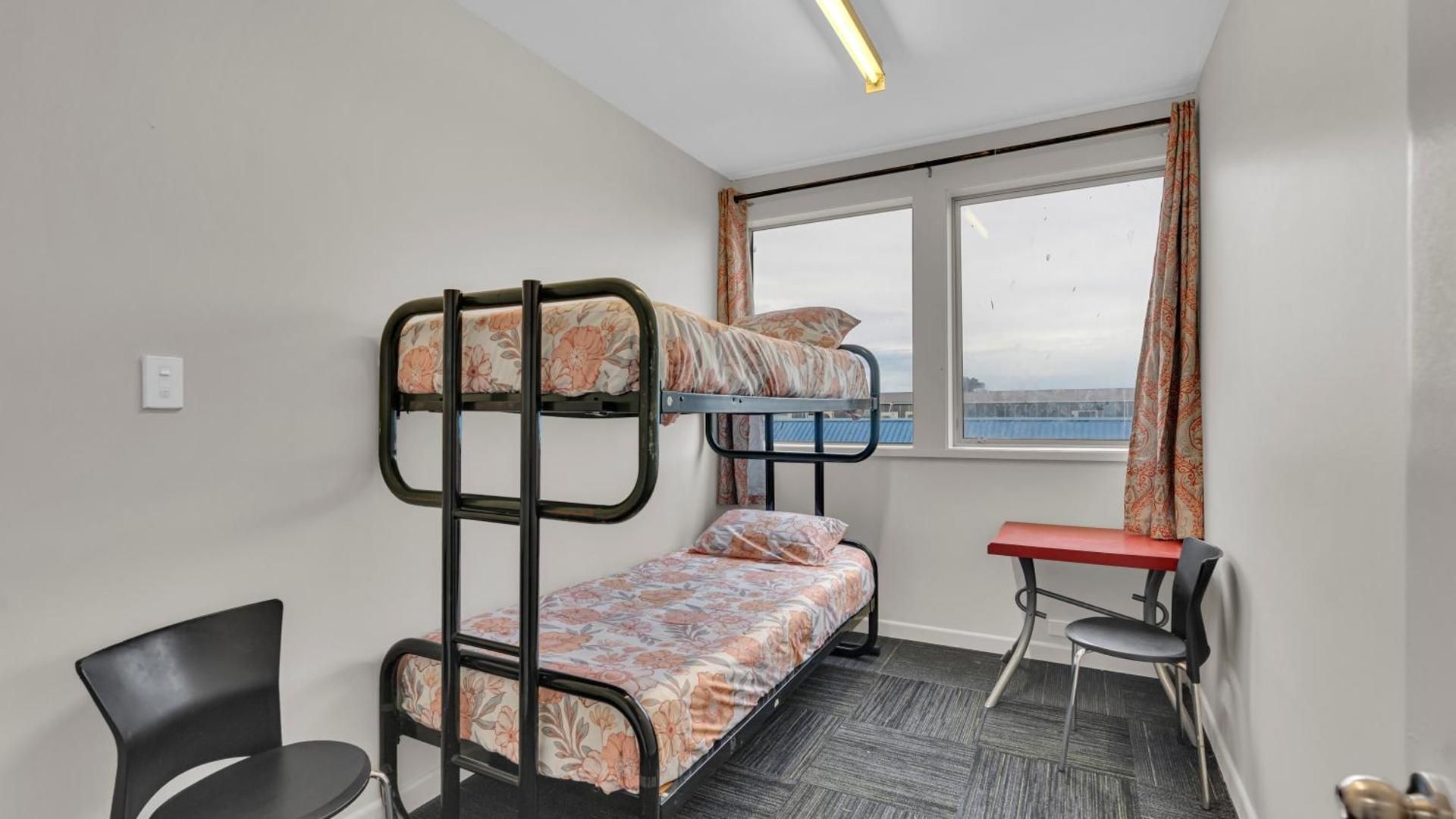 Single Bed in Mixed Dormitory Room