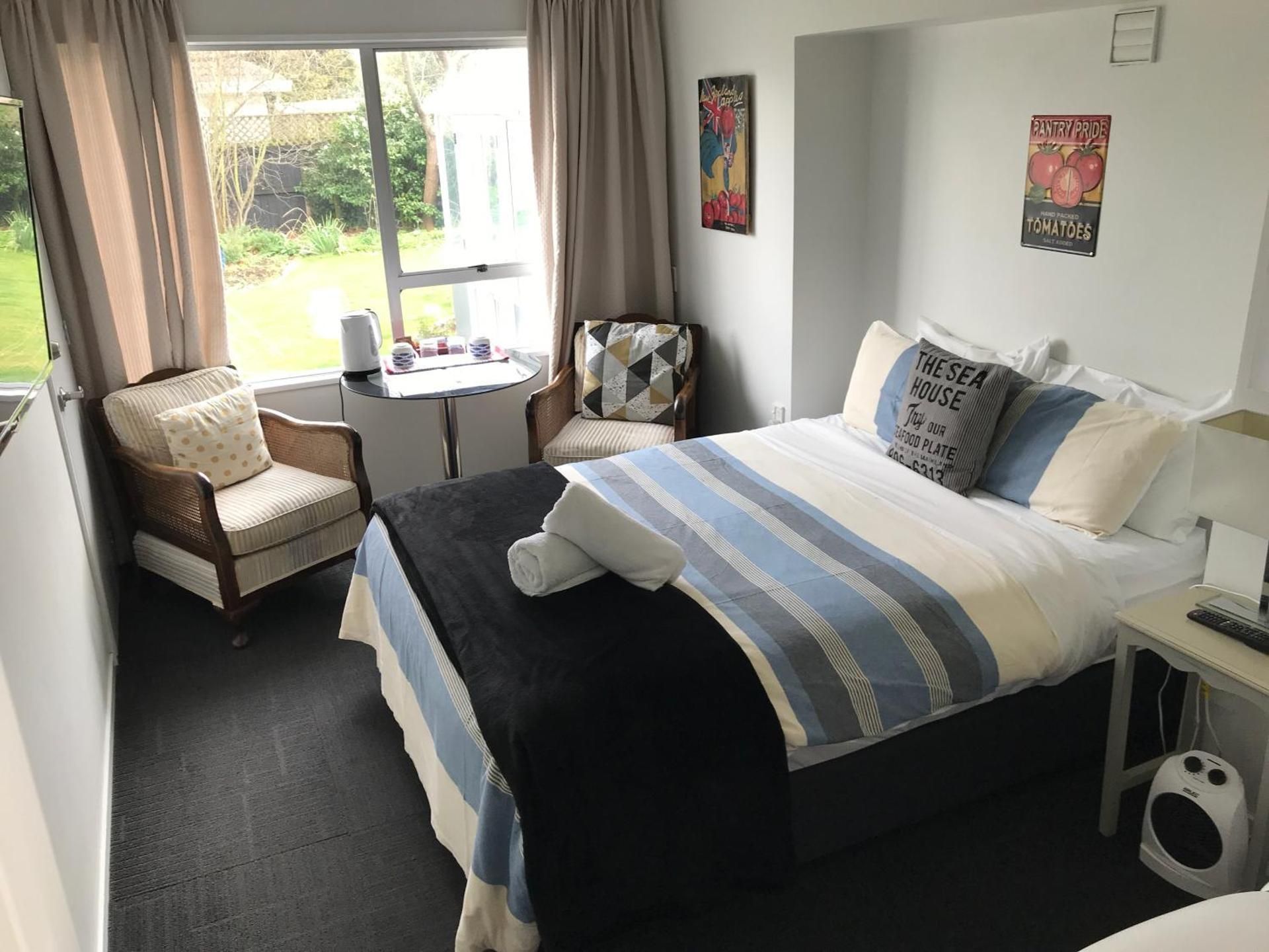 Standard Double Room with Shared Bathroom