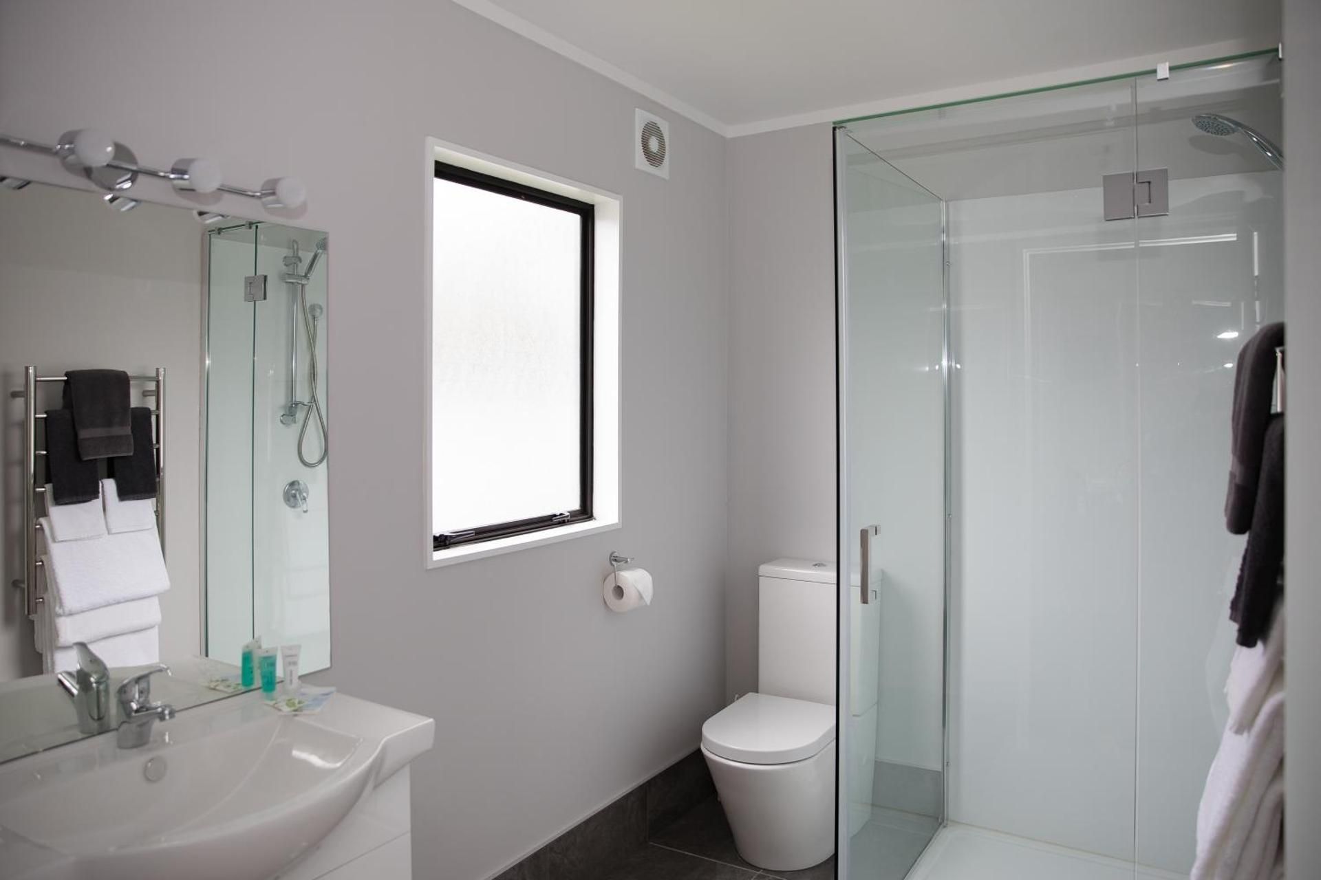 Executive Suite (3 Adults)