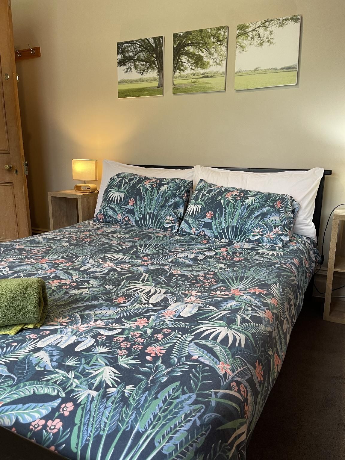 The Bug Backpackers Double shared bathroom 2