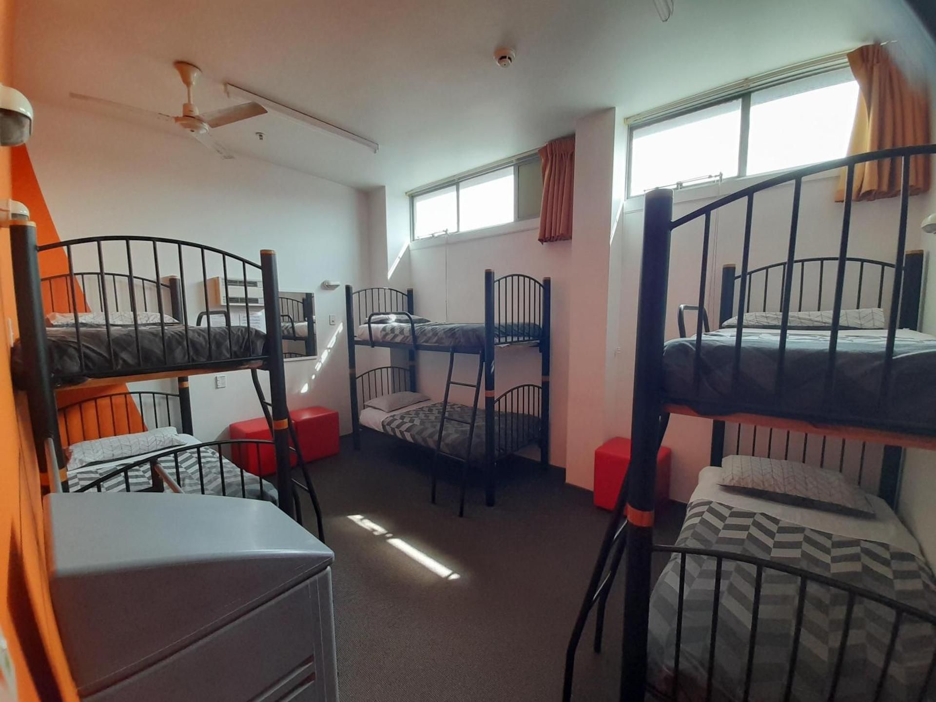 6 Bed Mixed Dormitory