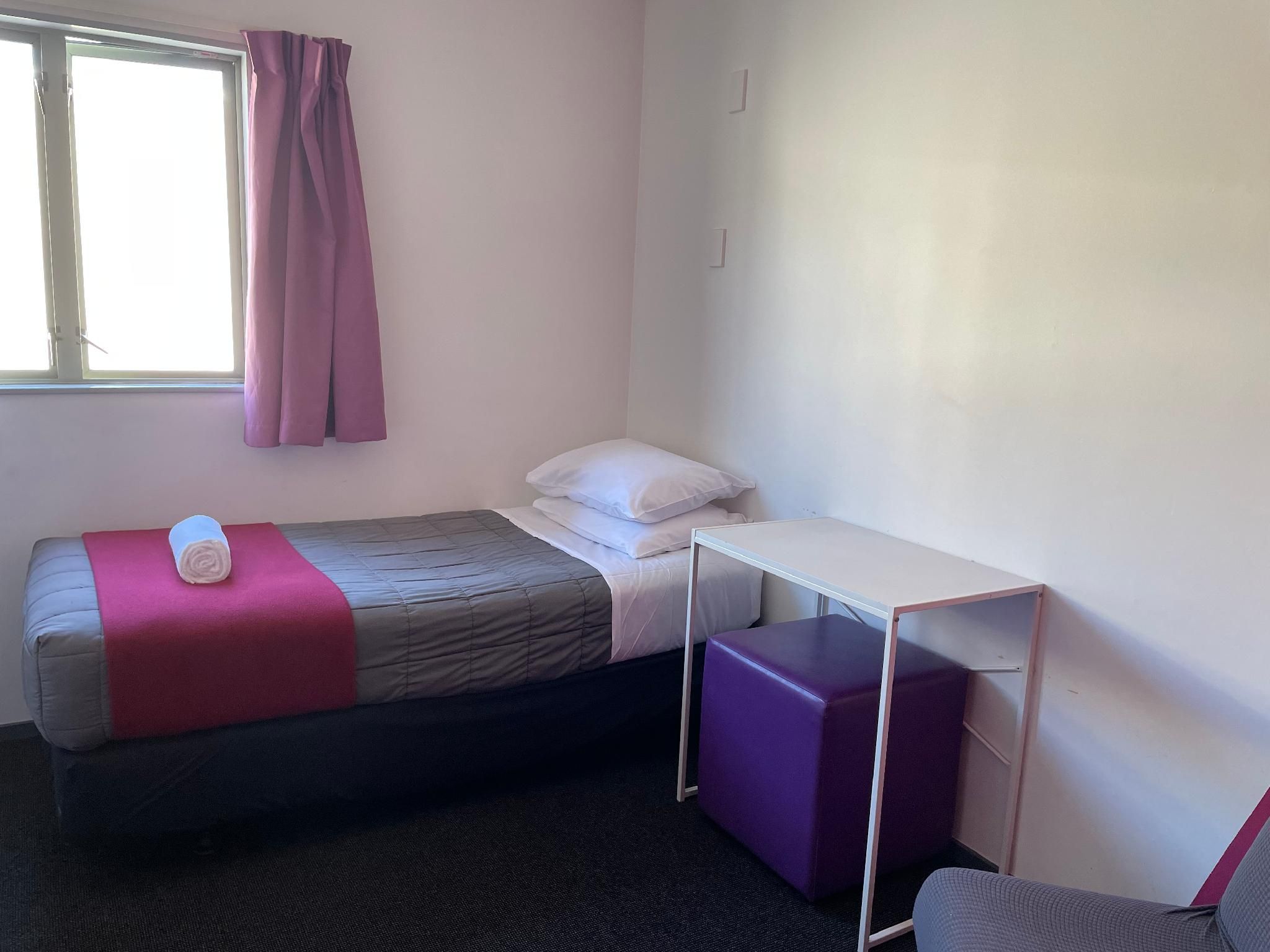 Single (Shared Facilities)