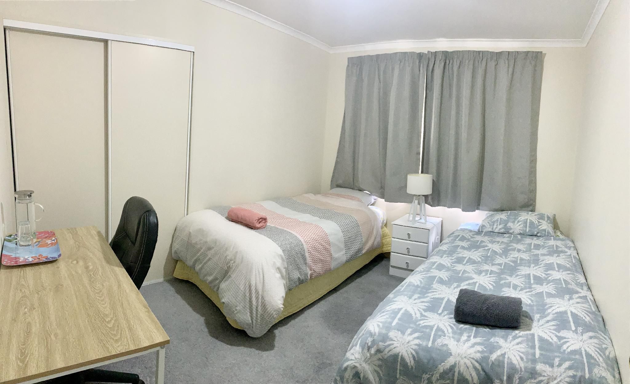 Twin Bed Room