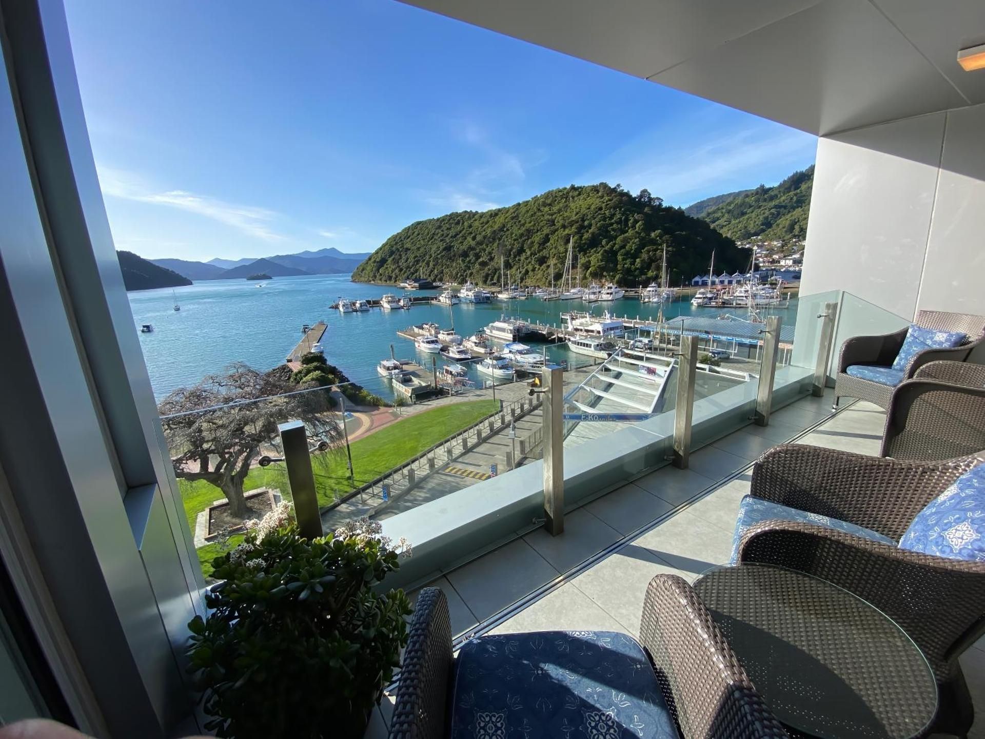 Oxleys 506 three Penthouse Apartment (Sleeps 6)