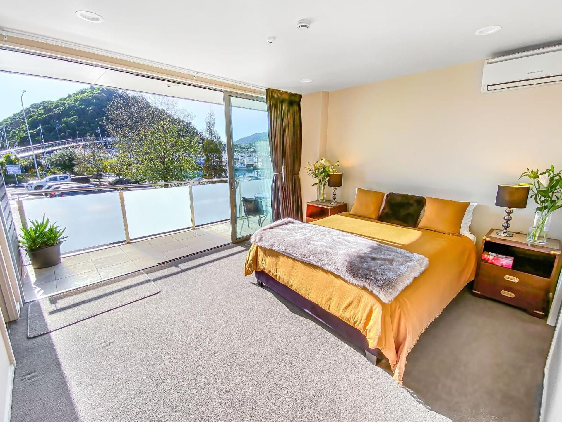 Dockside/Moorings - 2 Bedroom Apartment (Sleeps 6)