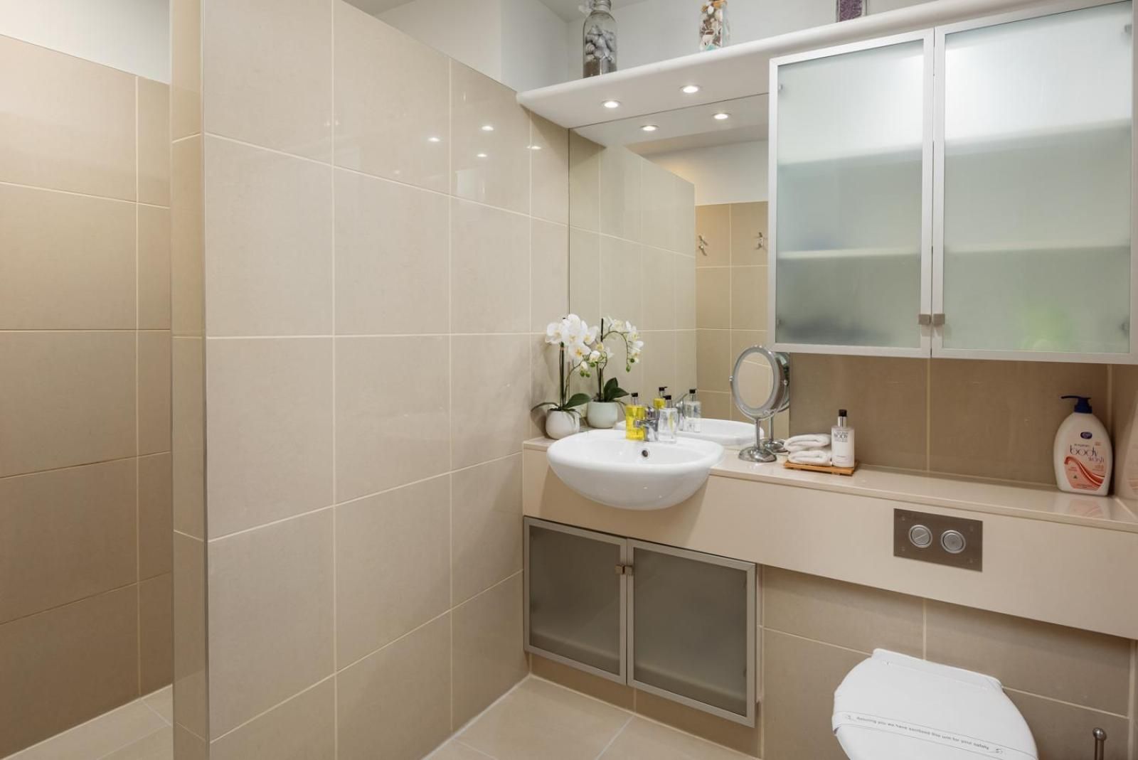 Oxleys 204 - Marina View 1 Bedroom (Sleeps 2)