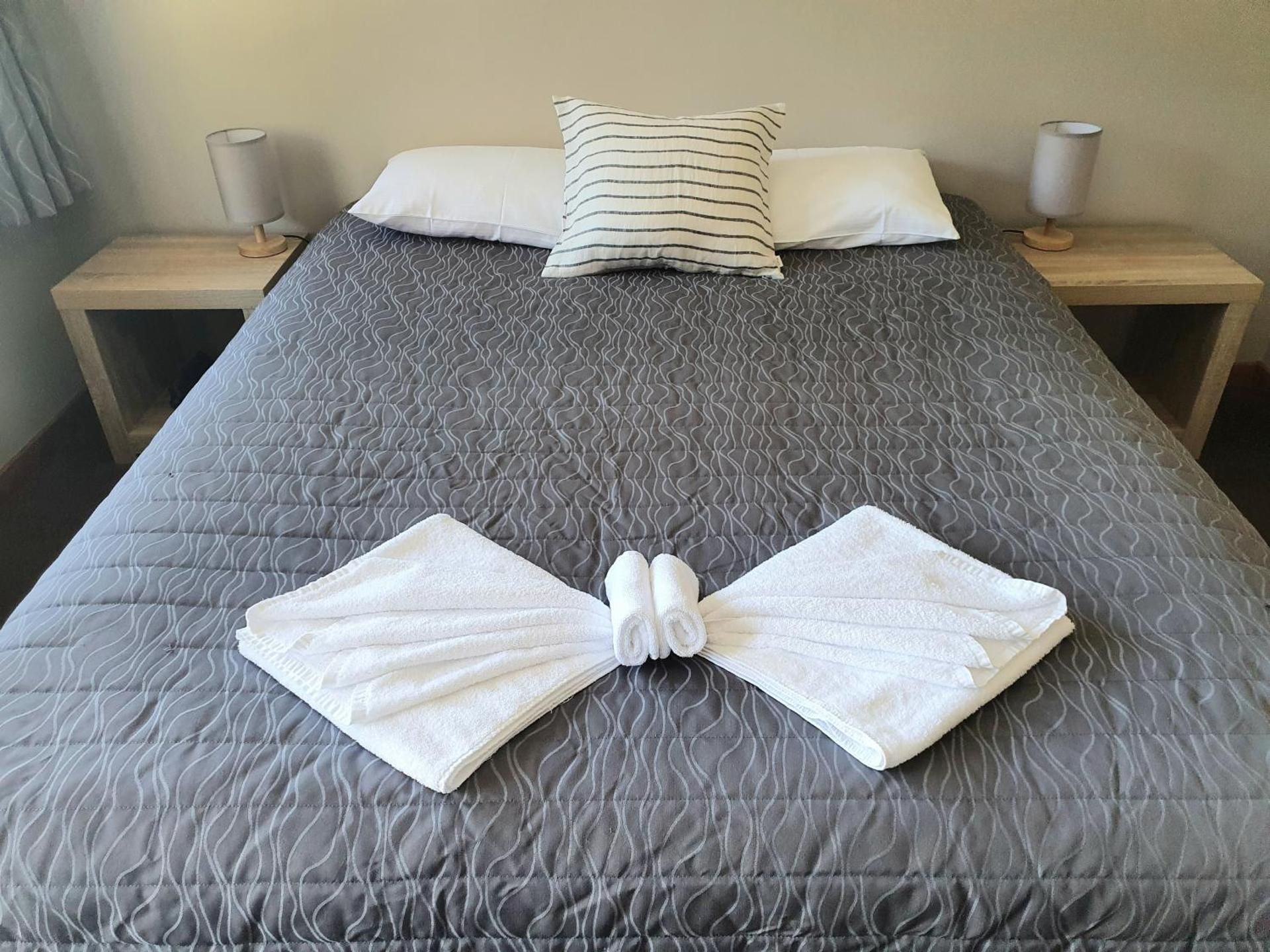 Two-Bedroom Apartment with Sea View(Sleeps 4)