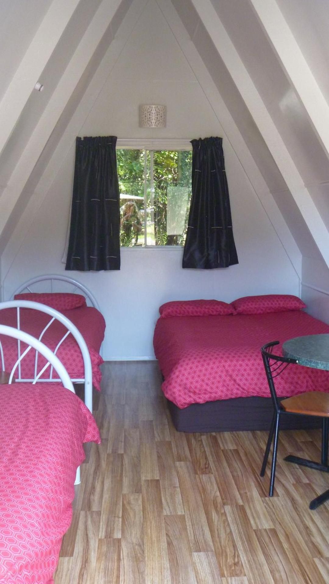 Queen Chalet