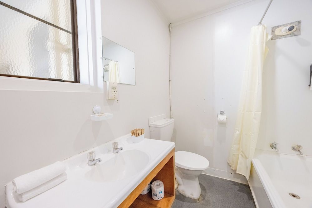 Lavana Motels Family Twin Room 2