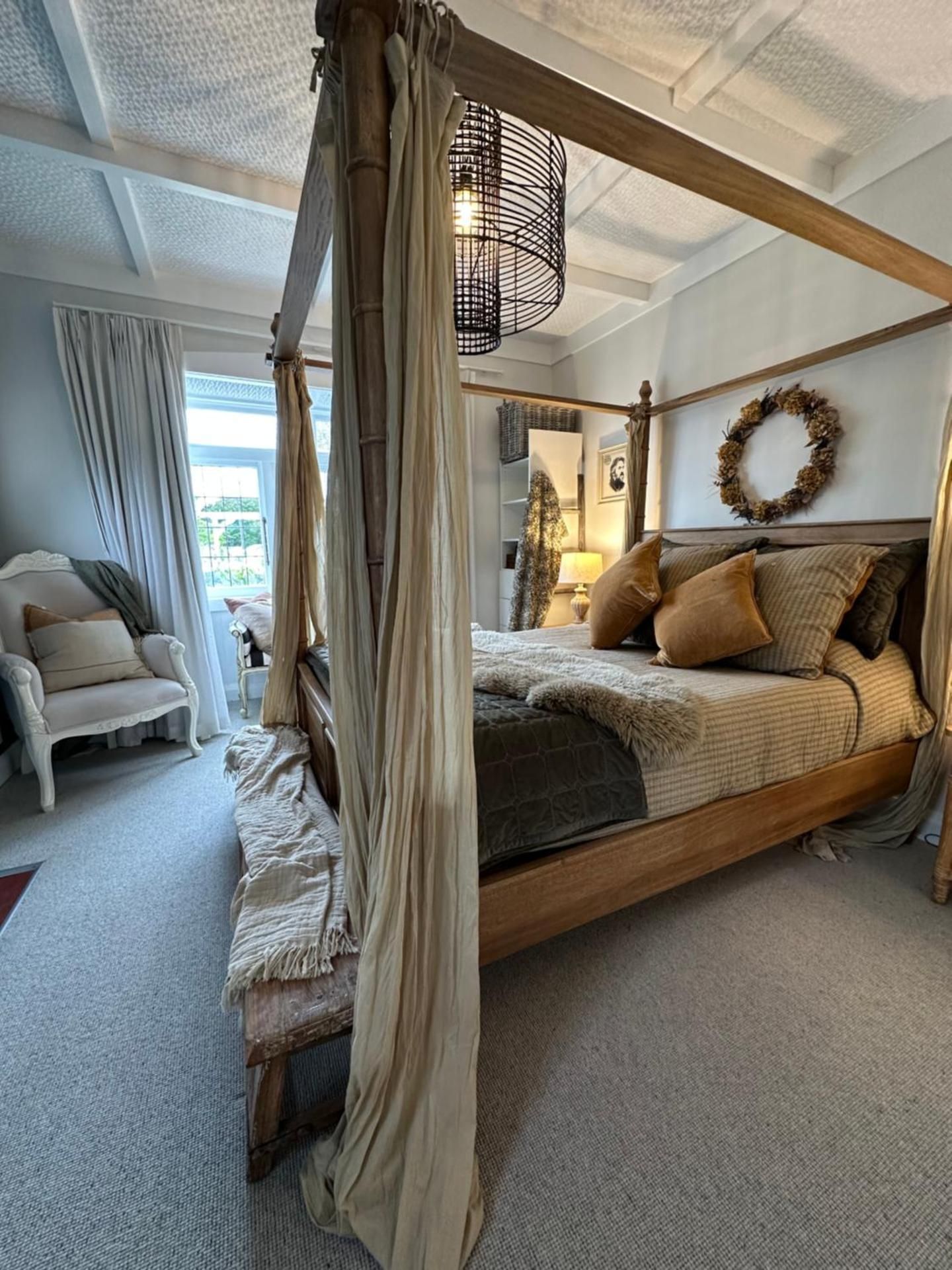 Deluxe Queen Suite