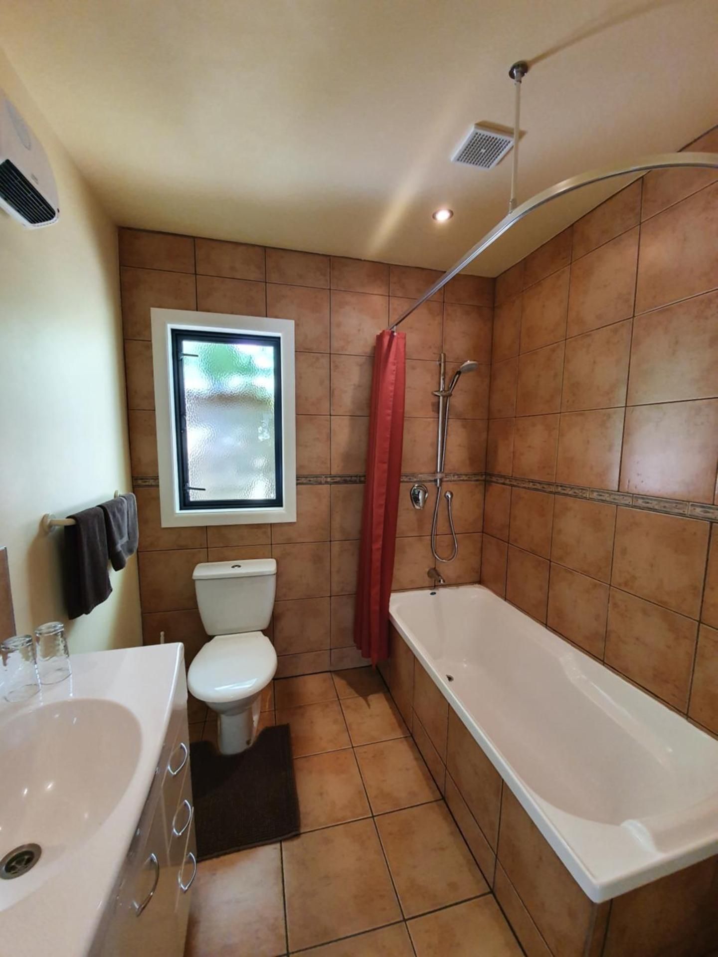 Deluxe Queen Suite