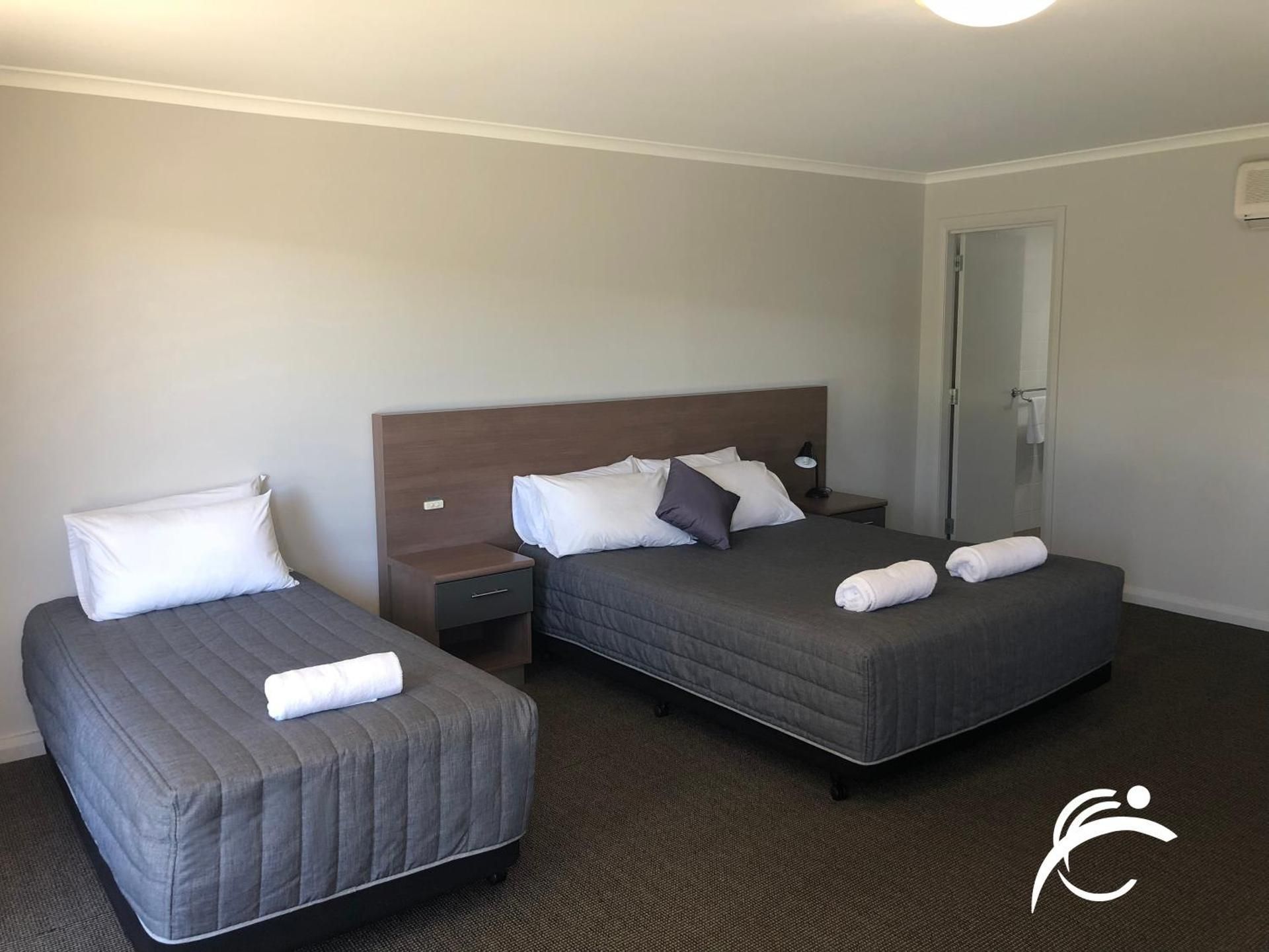 Deluxe Double Room (2 Adults + 1 Child)