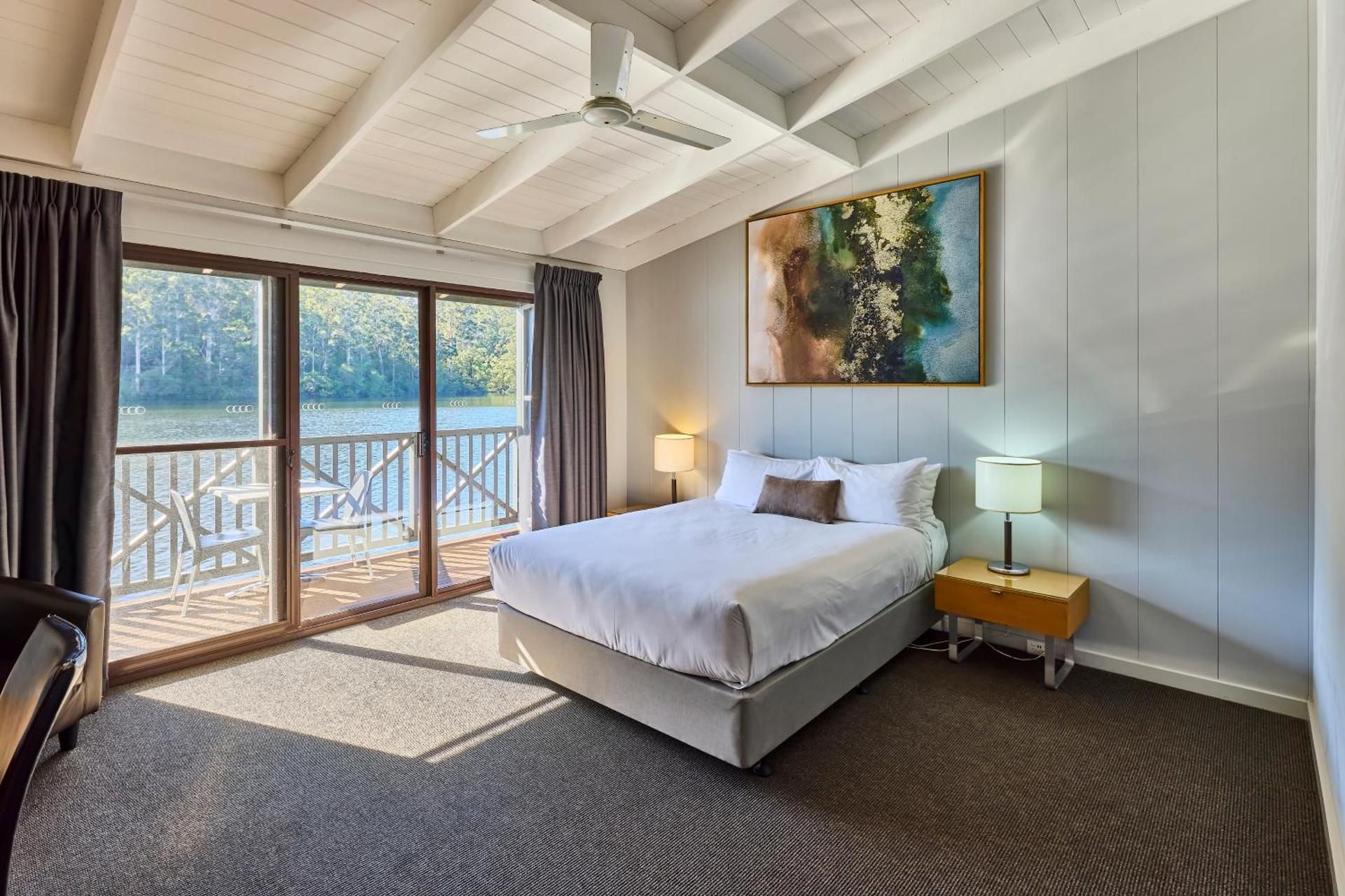 Queen Studio with Lake View