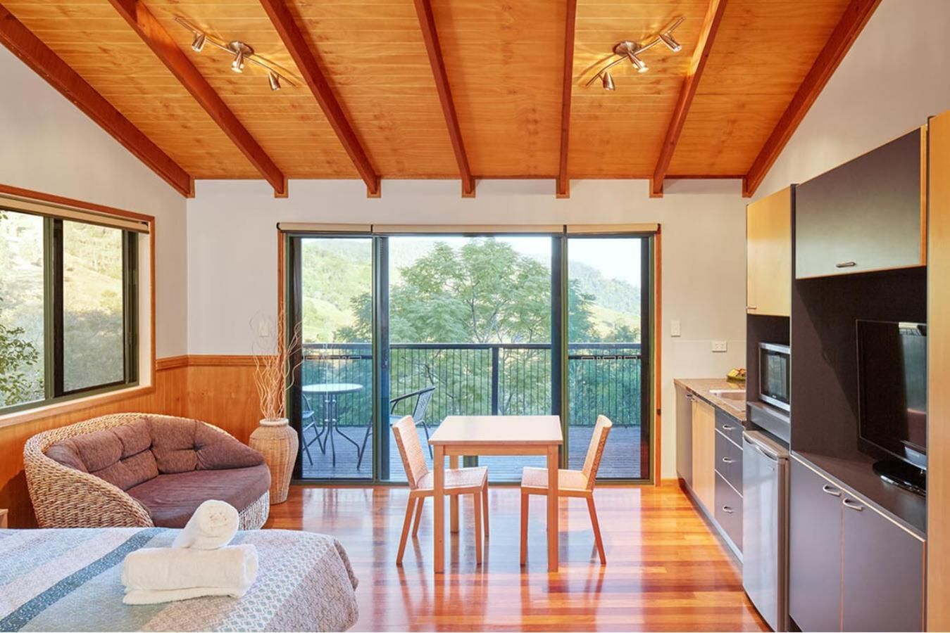 Dayboro Cottages and Llama Walks Cottage with Spa Bath