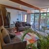 Brisbane 1960s Pool House - hosted bed and breakfast