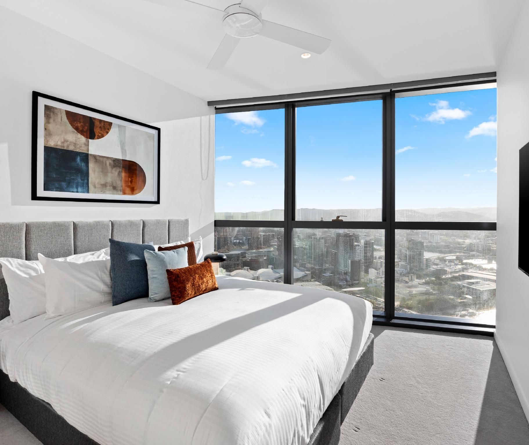 1 Bedroom Skyline View