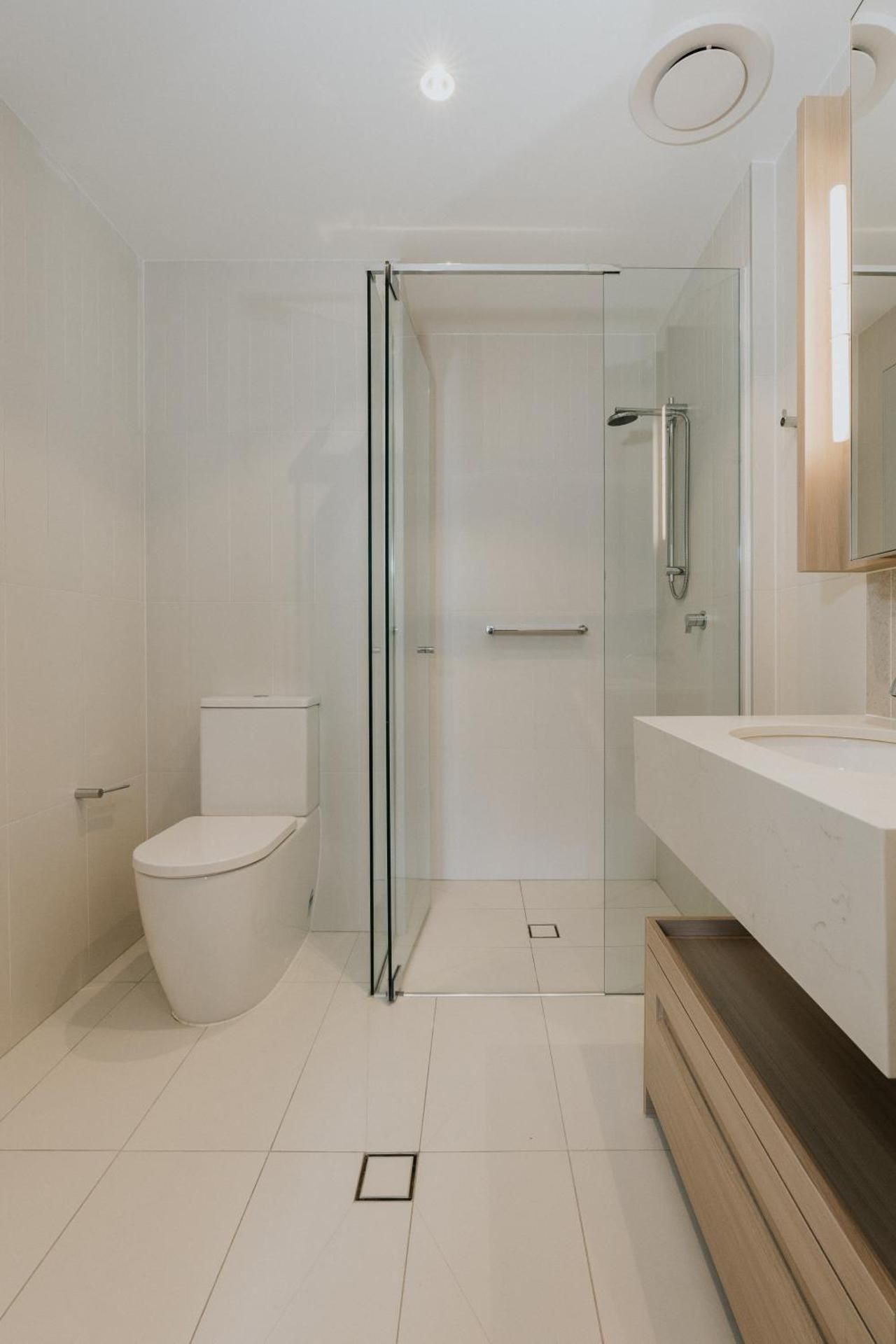 One-Bedroom Apartment with Balcony